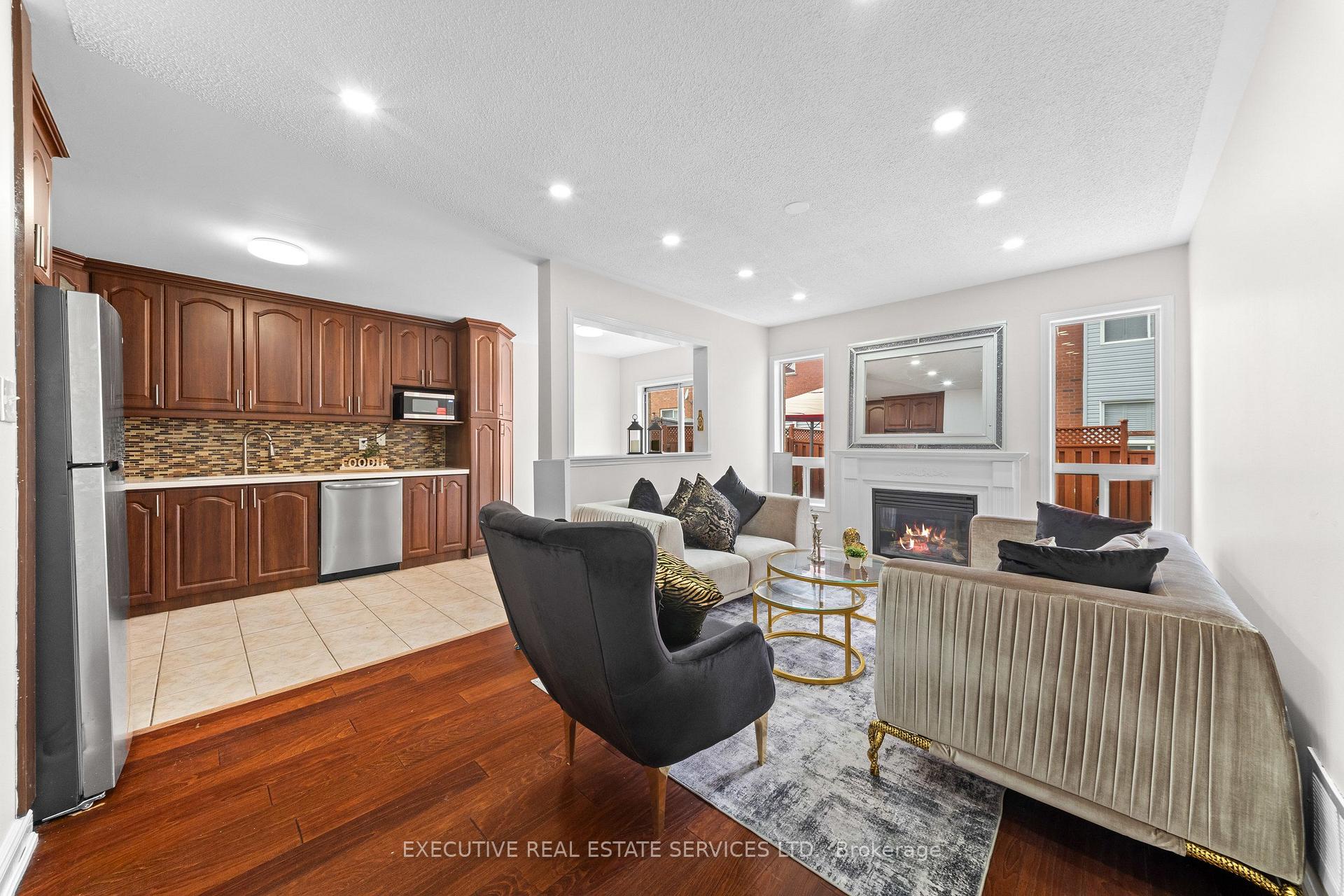 Photo 14 of 8 Spencer Drive, Brampton, Fletcher's Meadow — HOMEH