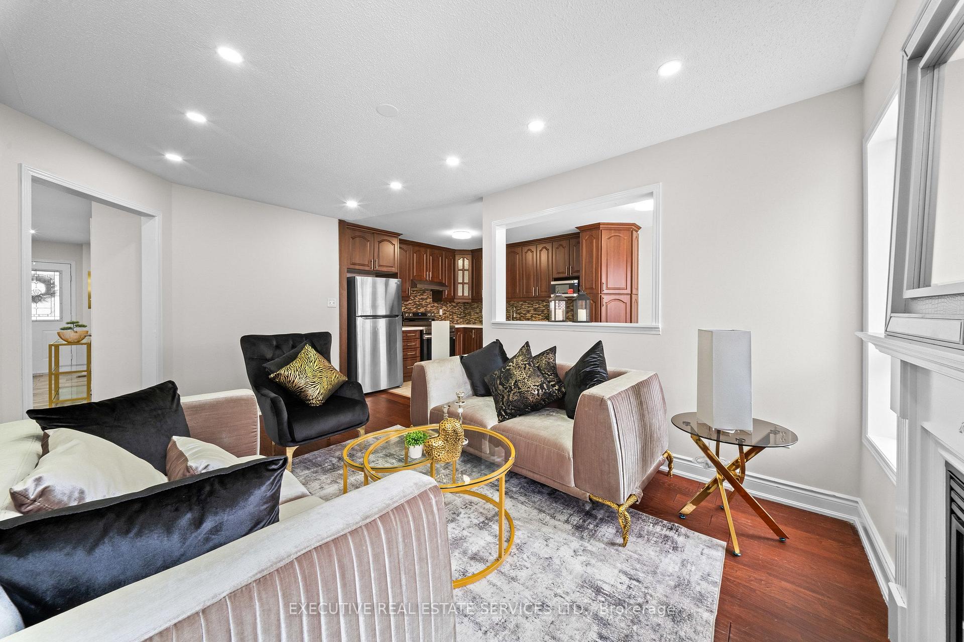 Photo 16 of 8 Spencer Drive, Brampton, Fletcher's Meadow — HOMEH