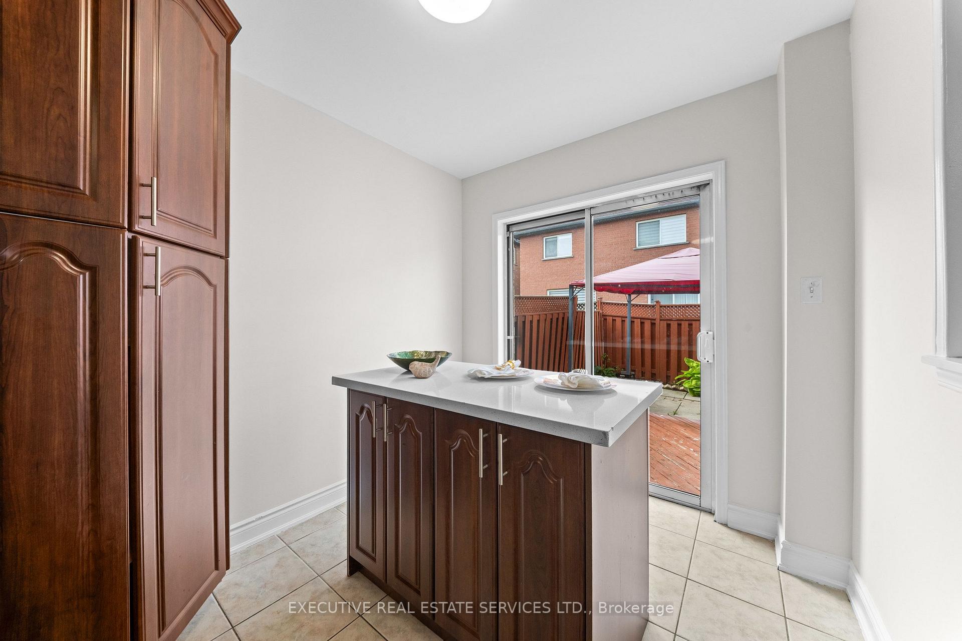 Photo 21 of 8 Spencer Drive, Brampton, Fletcher's Meadow — HOMEH