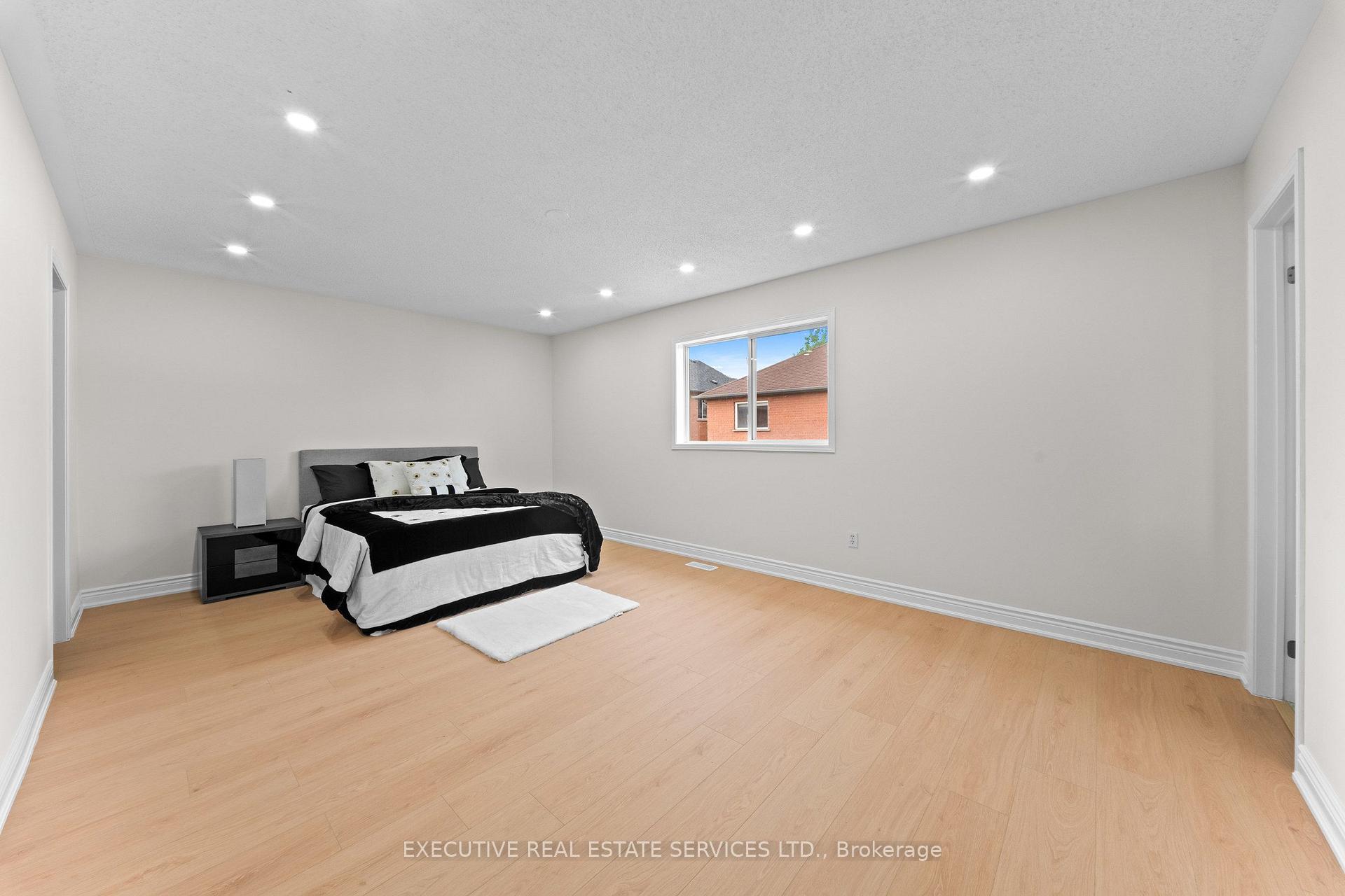 Photo 24 of 8 Spencer Drive, Brampton, Fletcher's Meadow — HOMEH