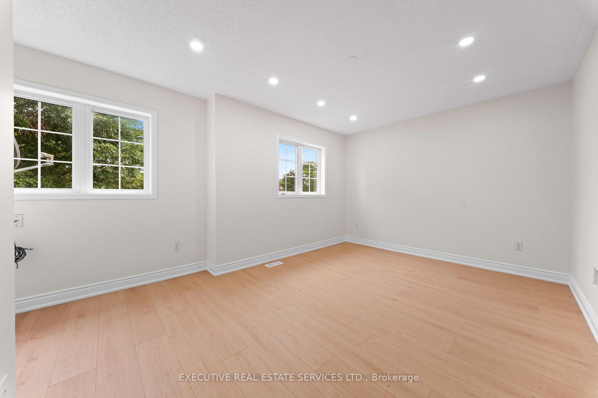 Photo 34 of 8 Spencer Drive, Brampton, Fletcher's Meadow — HOMEH