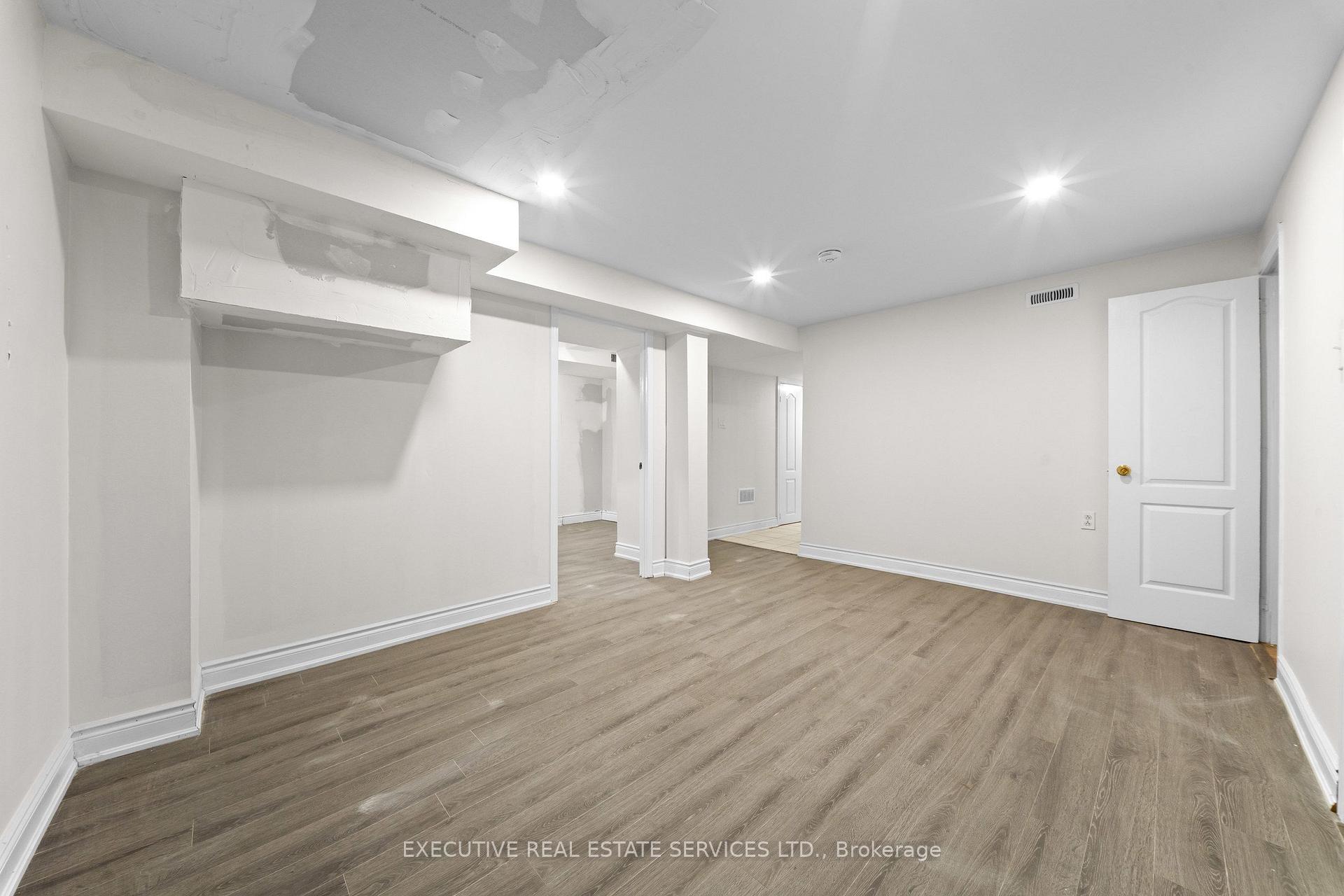Photo 40 of 8 Spencer Drive, Brampton, Fletcher's Meadow — HOMEH