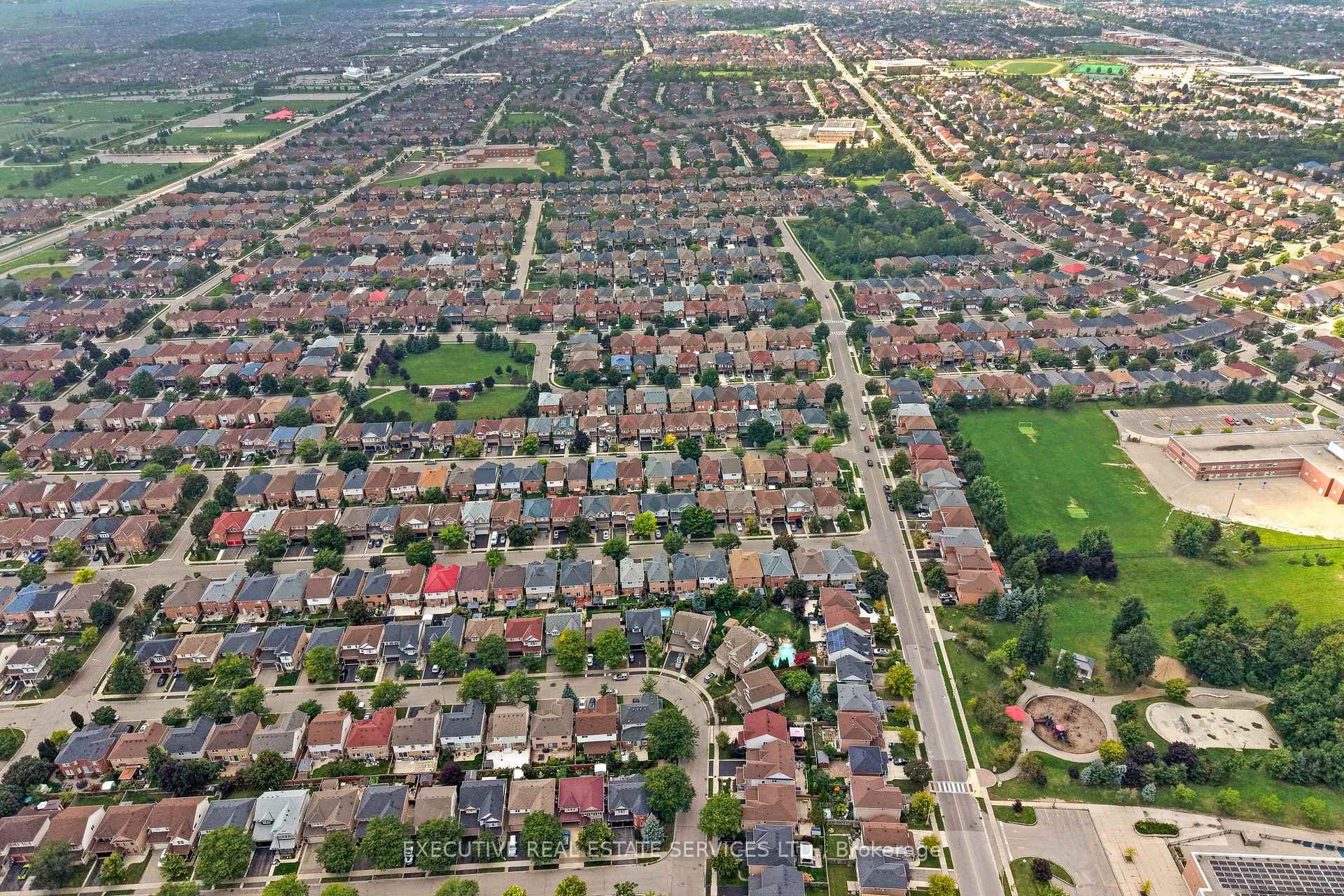 Photo 47 of 8 Spencer Drive, Brampton, Fletcher's Meadow — HOMEH