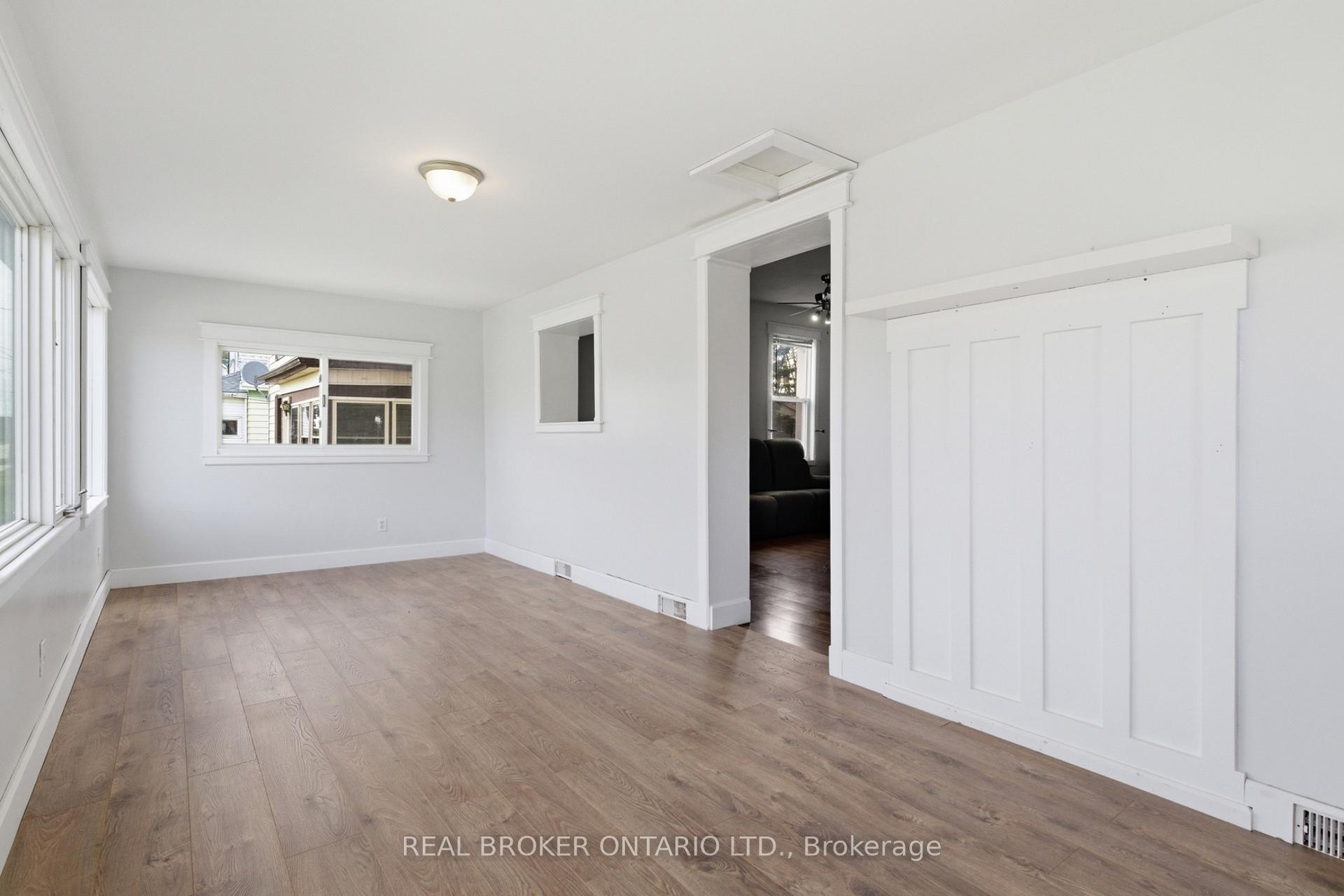 Photo 4 of 368 Wellington Avenue S, North Perth, Listowel — HOMEH