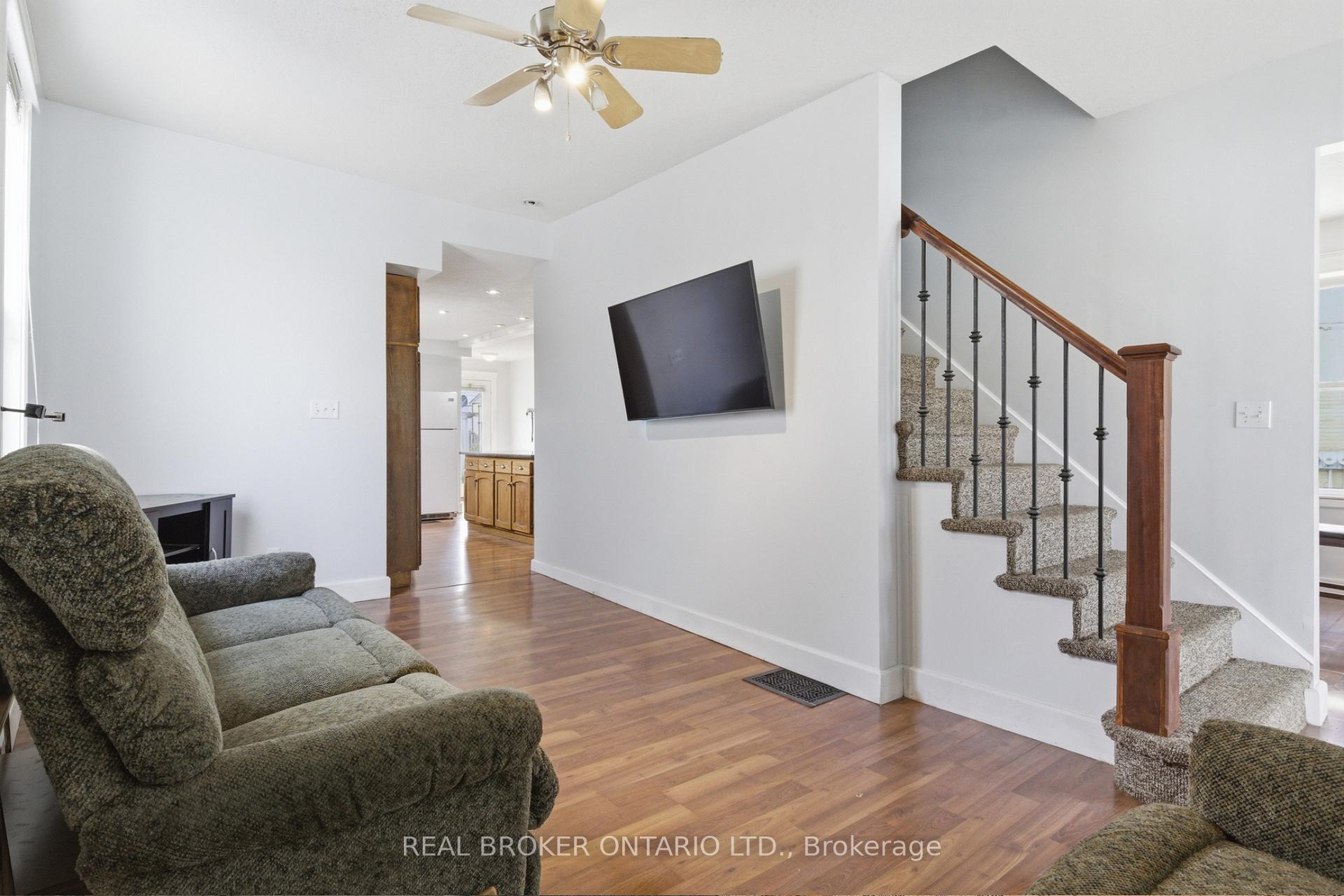 Photo 5 of 368 Wellington Avenue S, North Perth, Listowel — HOMEH