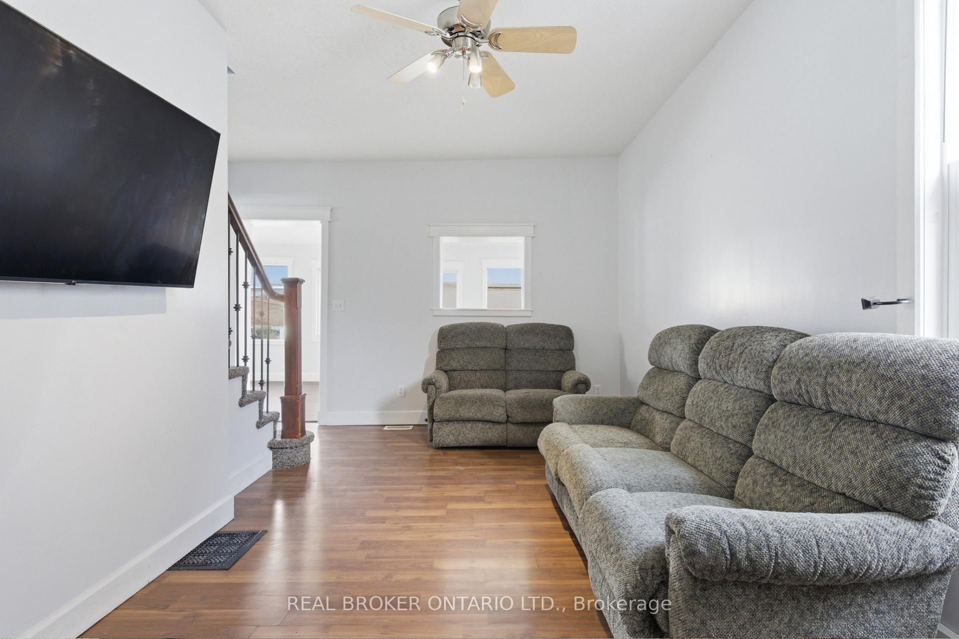 Photo 7 of 368 Wellington Avenue S, North Perth, Listowel — HOMEH
