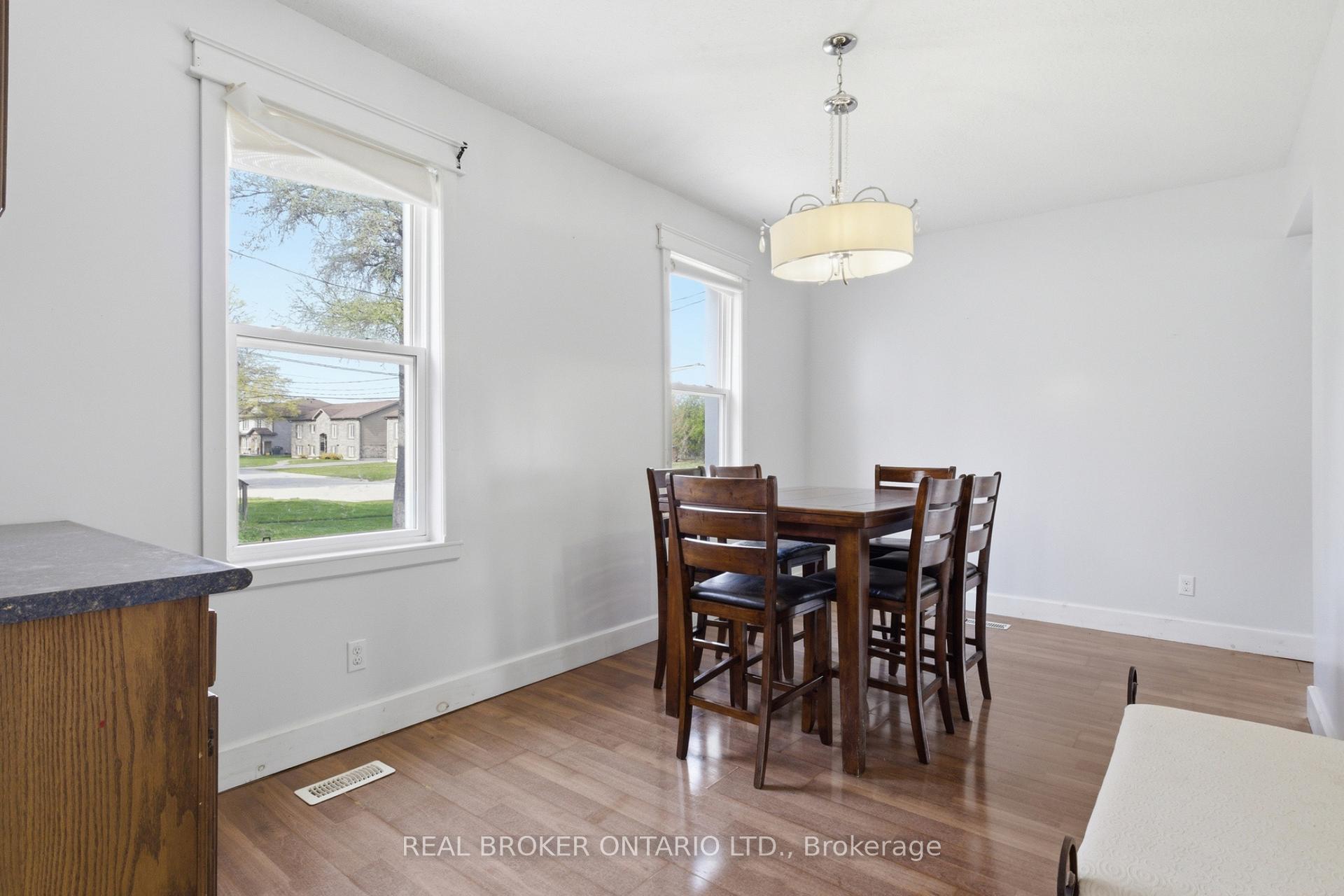 Photo 10 of 368 Wellington Avenue S, North Perth, Listowel — HOMEH