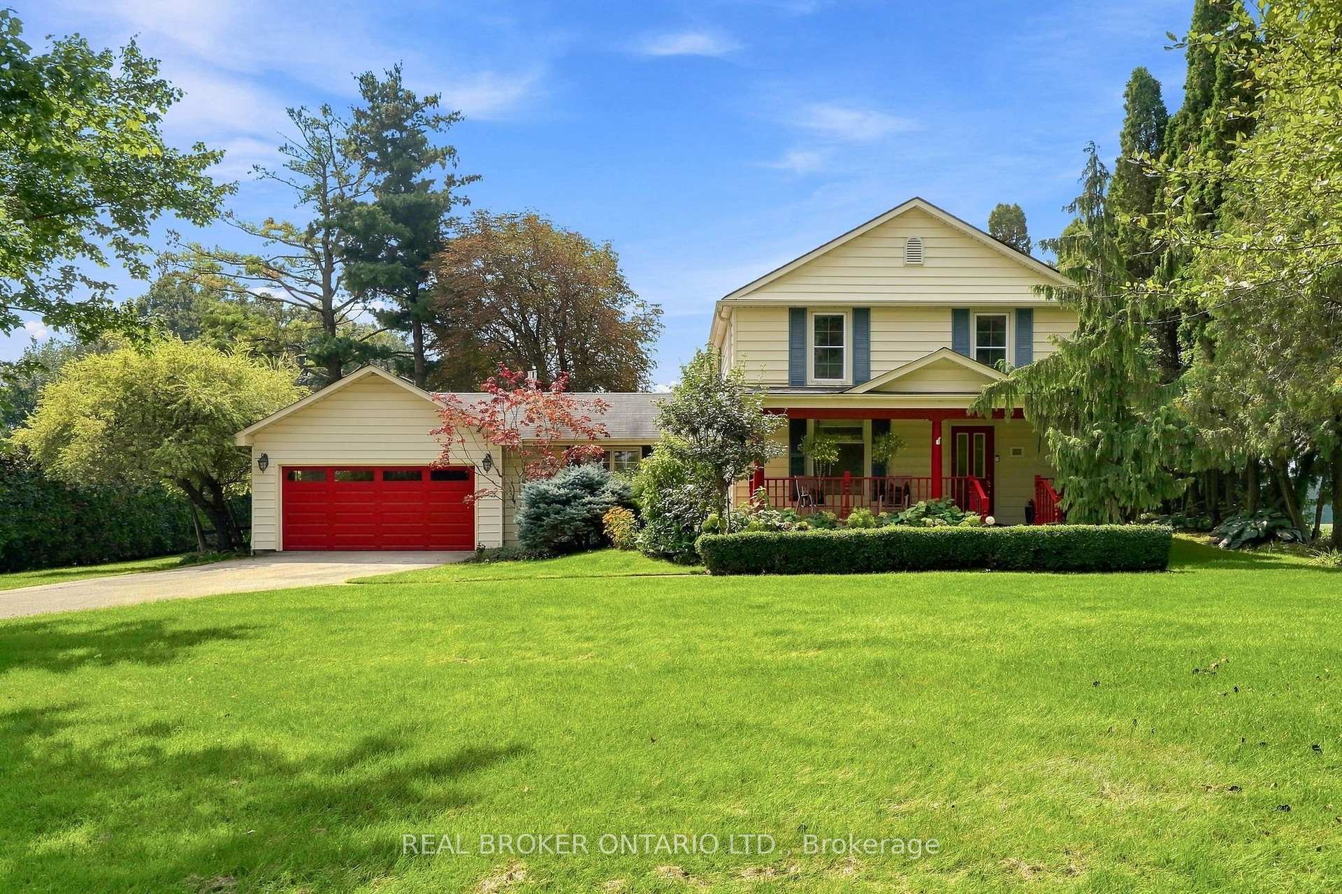 Photo 2 of 1079 Garden Lane, Hamilton, Rural Flamborough — HOMEH