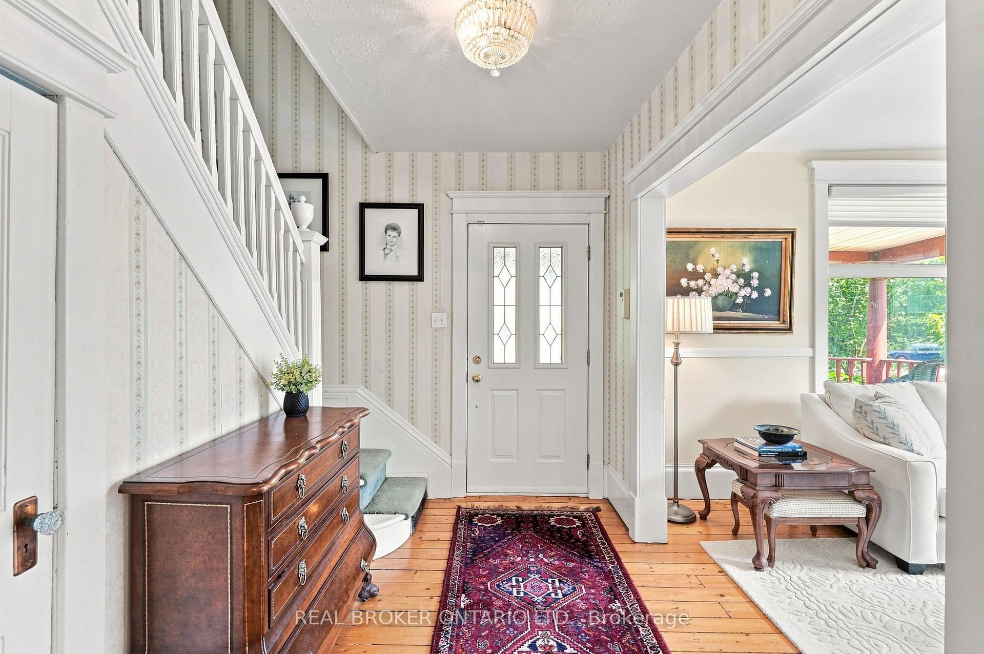 Photo 12 of 1079 Garden Lane, Hamilton, Rural Flamborough — HOMEH