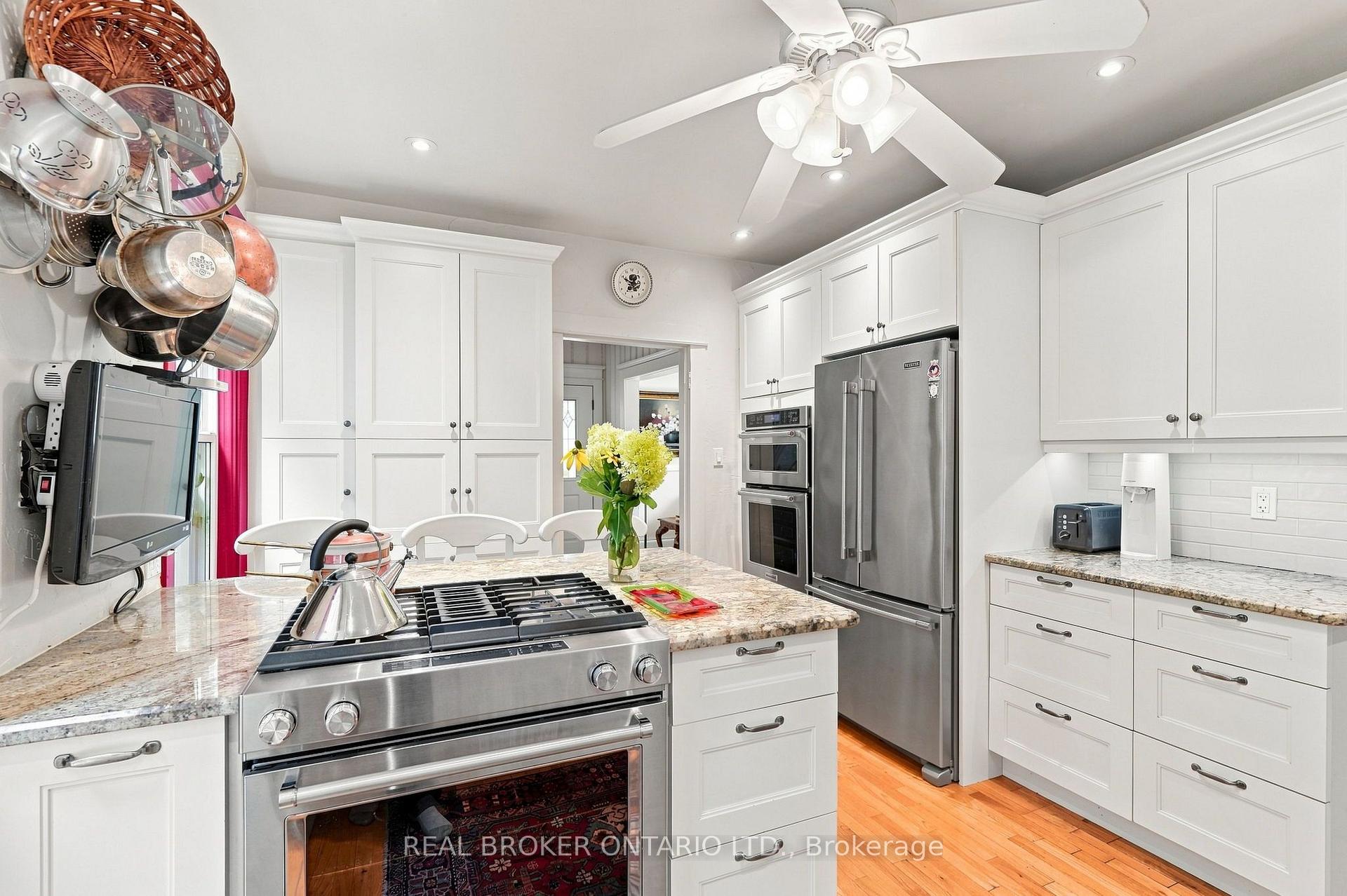 Photo 14 of 1079 Garden Lane, Hamilton, Rural Flamborough — HOMEH