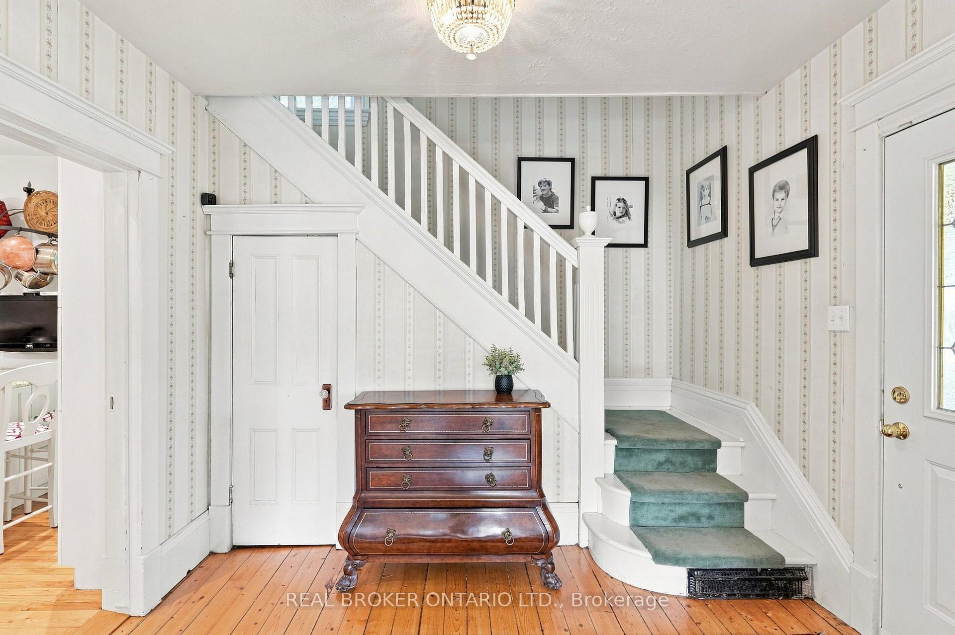 Photo 31 of 1079 Garden Lane, Hamilton, Rural Flamborough — HOMEH