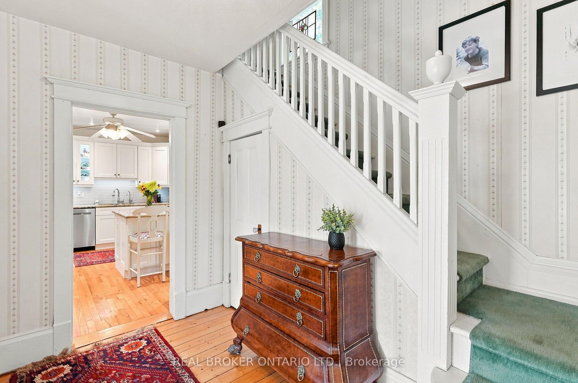 Photo 15 of 1079 Garden Lane, Hamilton, Rural Flamborough — HOMEH