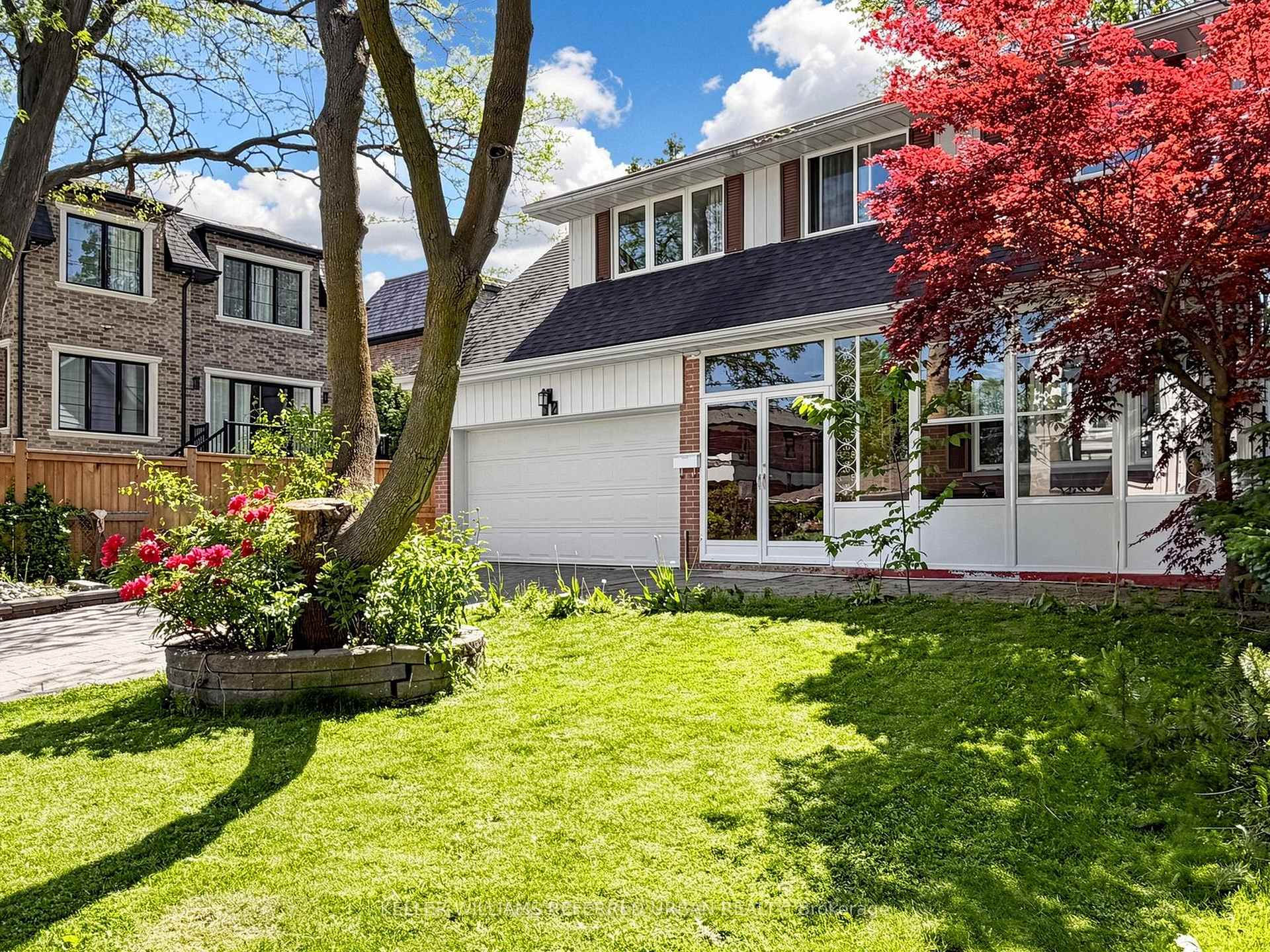 Photo 3 of 32 Wycliffe Crescent, North York, Bayview Village — HOMEH