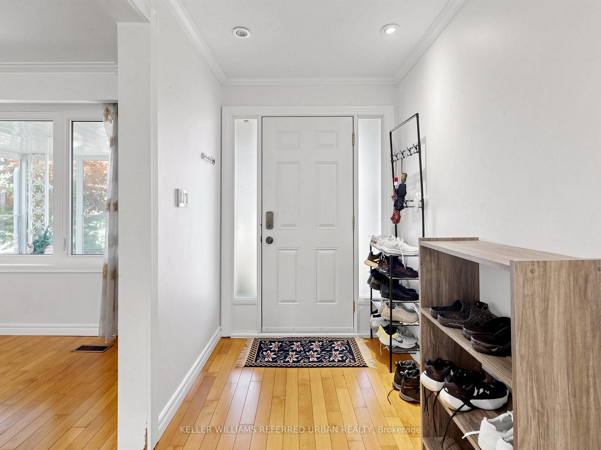 Photo 11 of 32 Wycliffe Crescent, North York, Bayview Village — HOMEH
