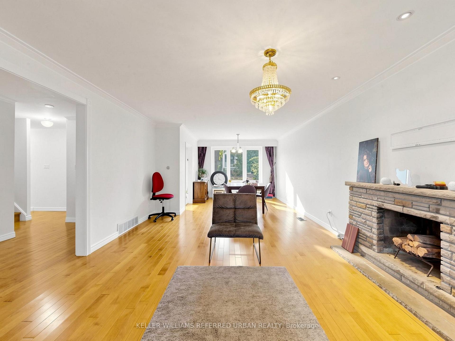 Photo 17 of 32 Wycliffe Crescent, North York, Bayview Village — HOMEH