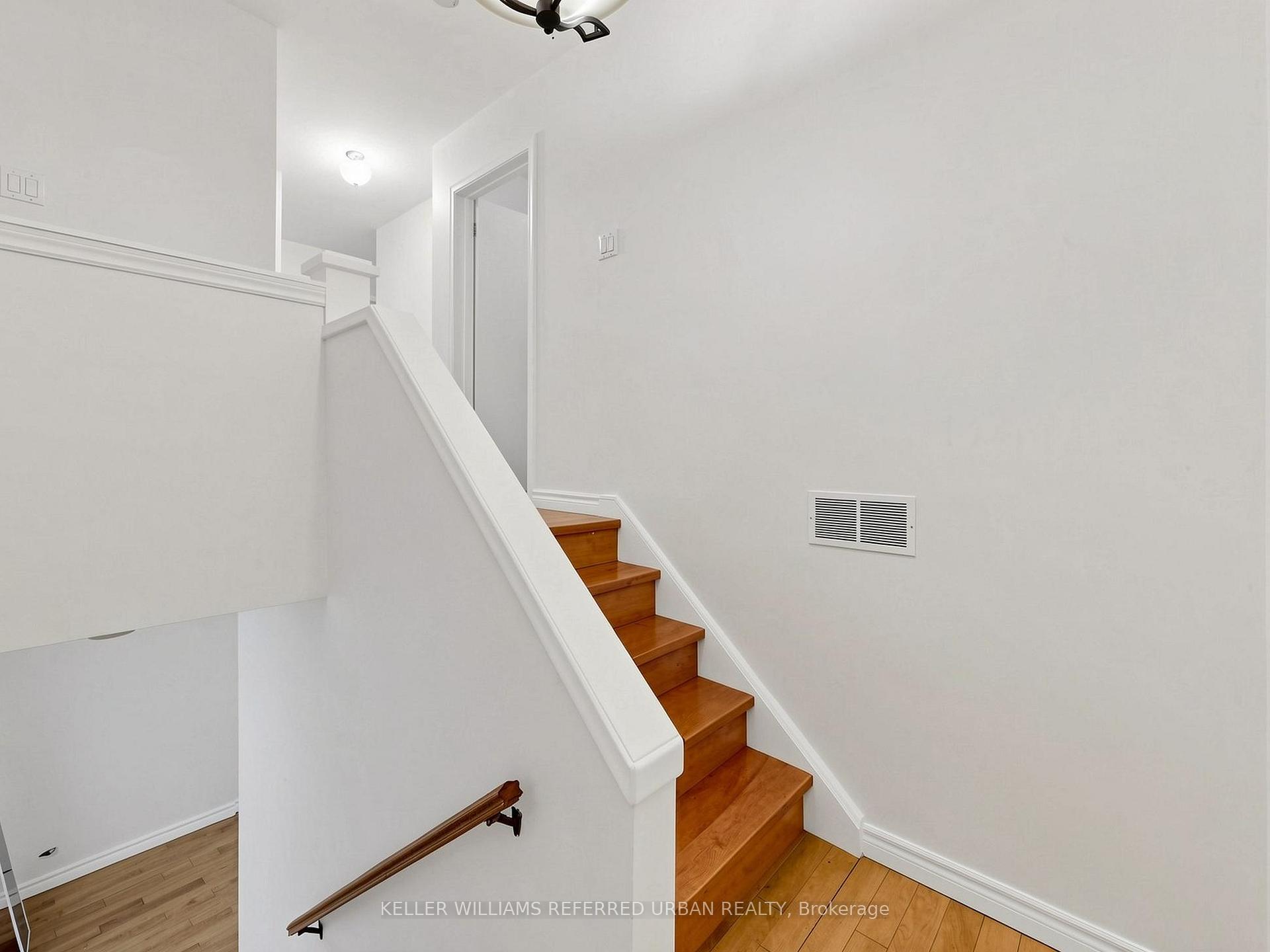 Photo 35 of 32 Wycliffe Crescent, North York, Bayview Village — HOMEH