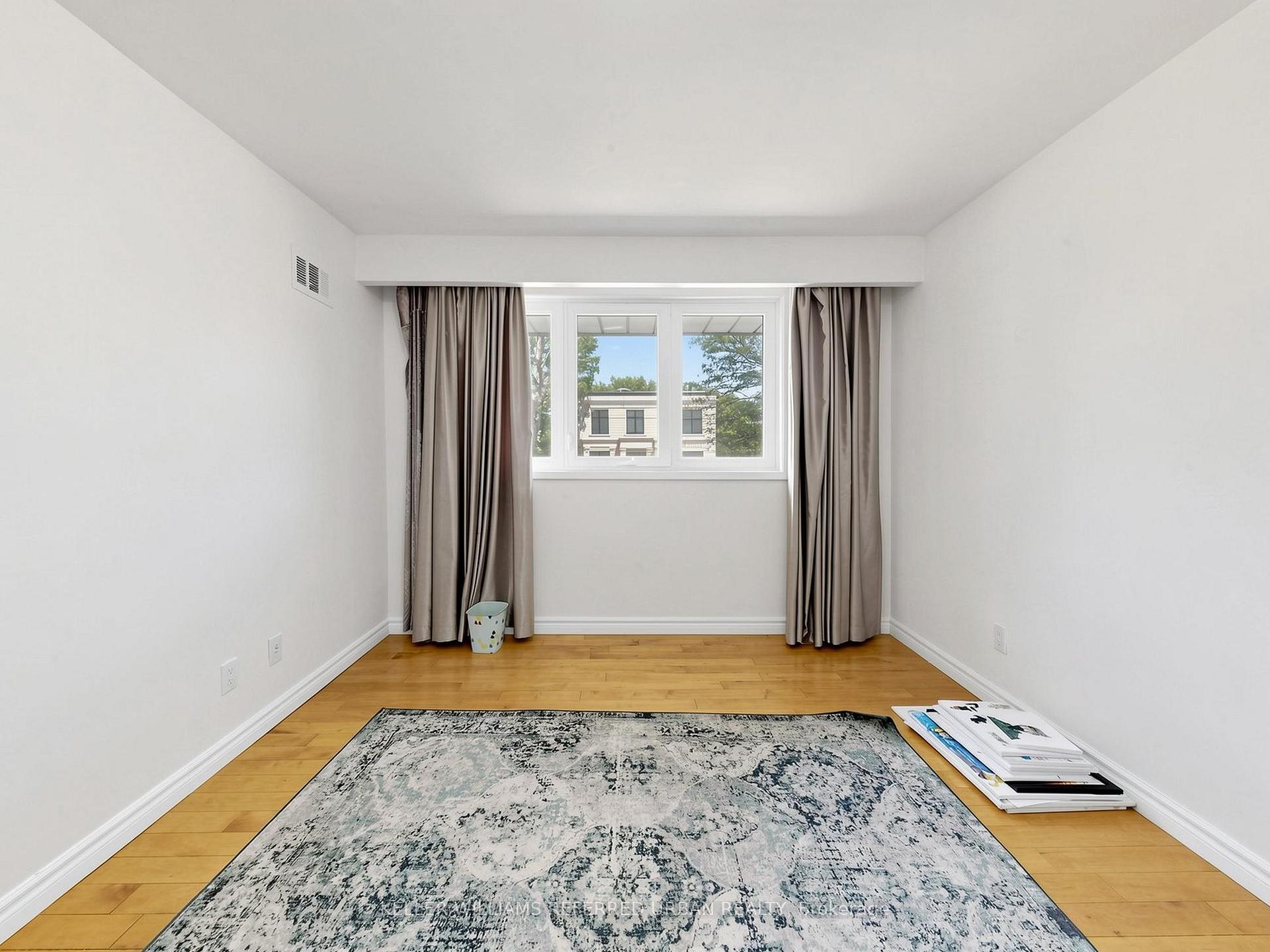 Photo 53 of 32 Wycliffe Crescent, North York, Bayview Village — HOMEH