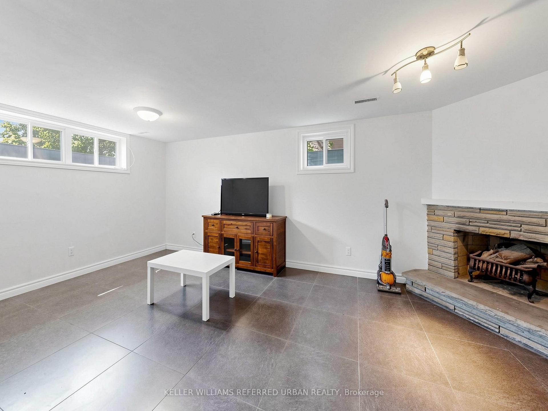 Photo 69 of 32 Wycliffe Crescent, North York, Bayview Village — HOMEH
