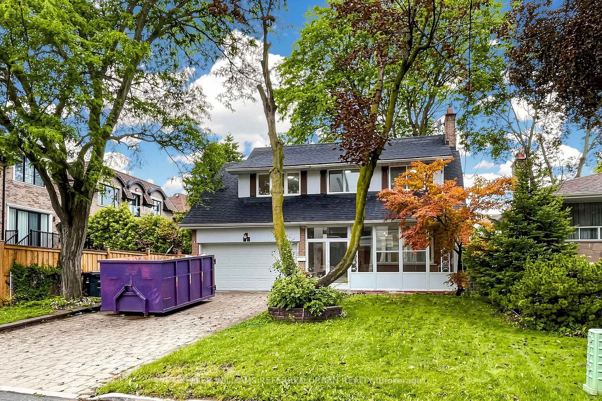 Photo 2 of 32 Wycliffe Crescent, North York, Bayview Village — HOMEH