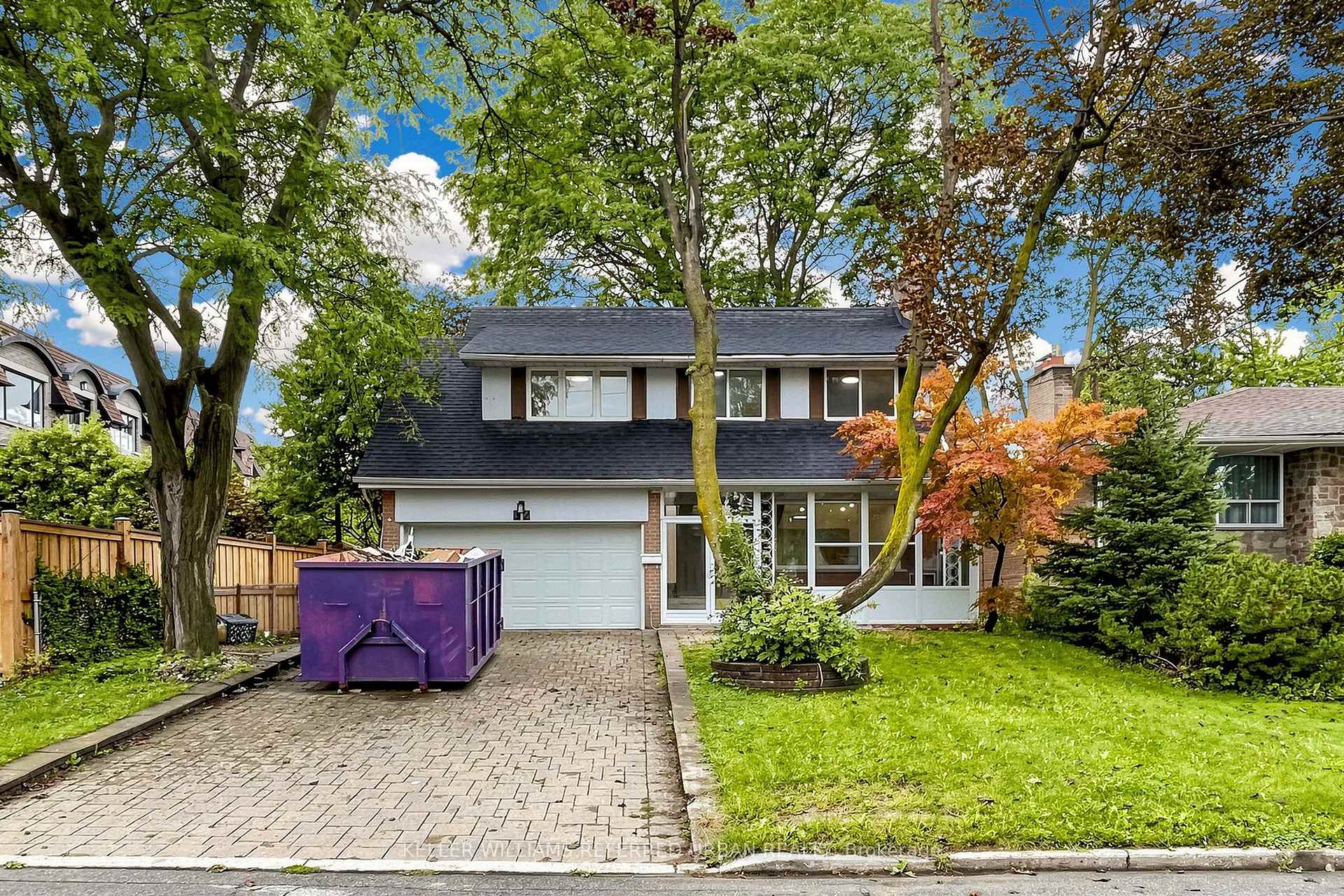 Photo 4 of 32 Wycliffe Crescent, North York, Bayview Village — HOMEH