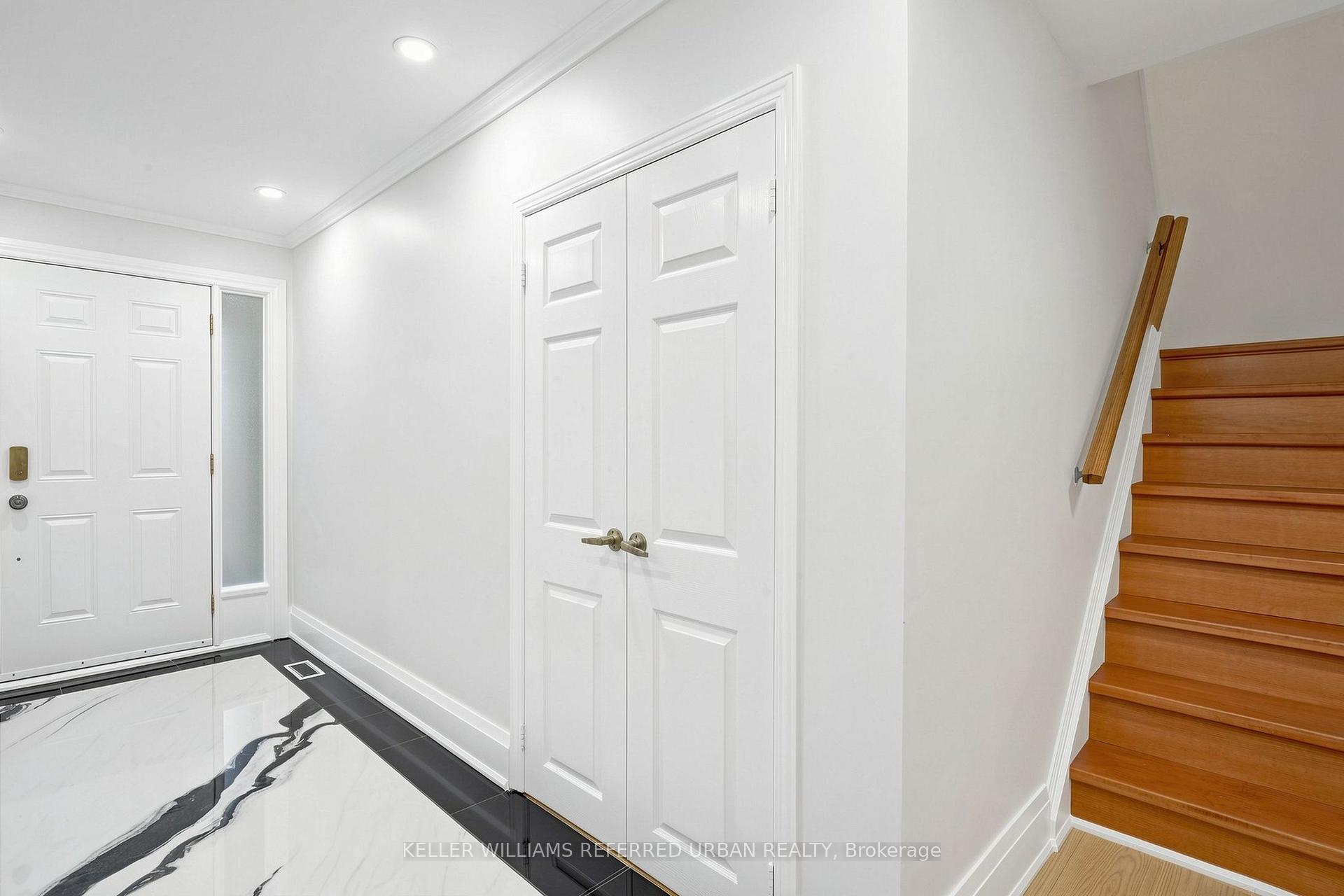 Photo 12 of 32 Wycliffe Crescent, North York, Bayview Village — HOMEH