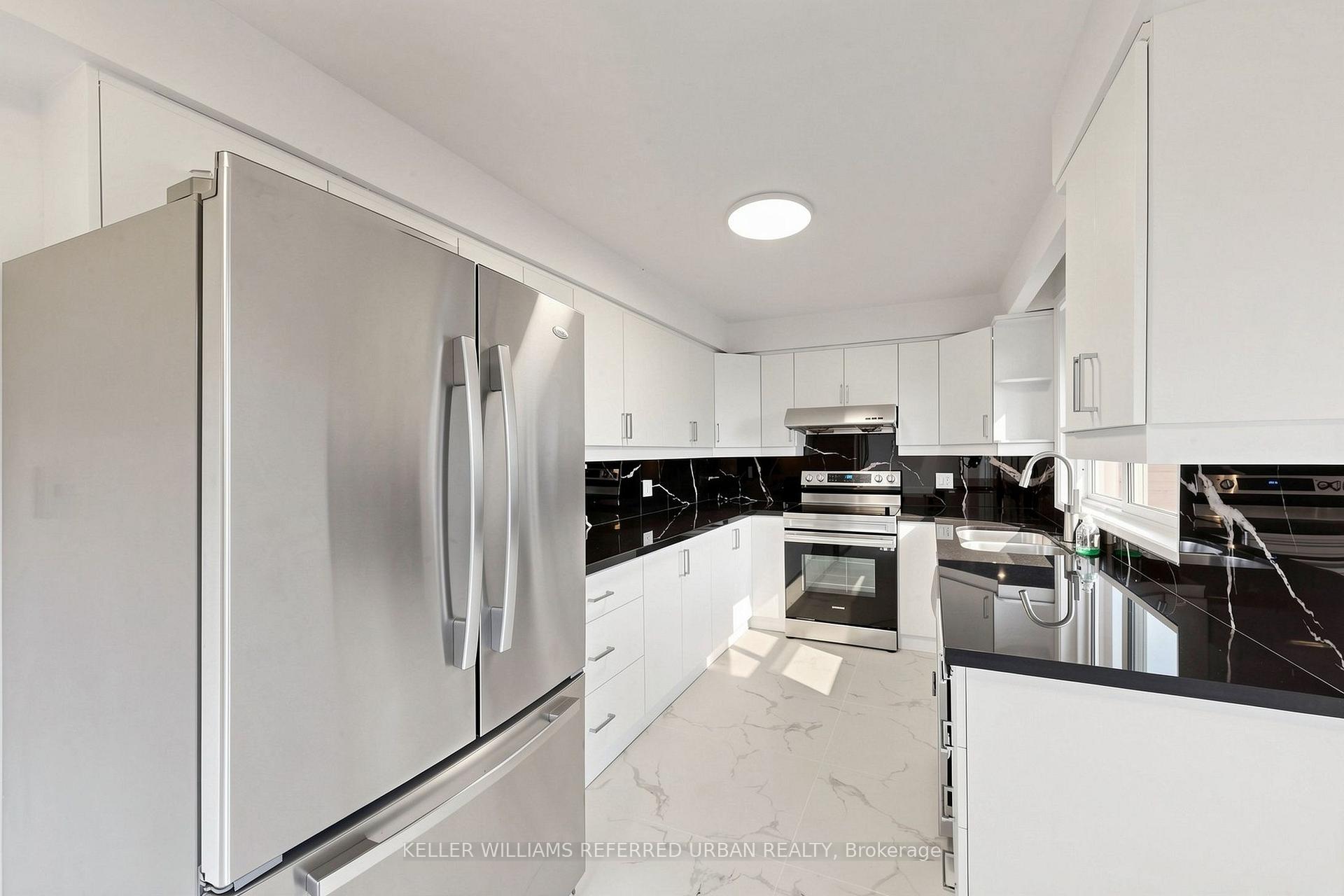 Photo 24 of 32 Wycliffe Crescent, North York, Bayview Village — HOMEH
