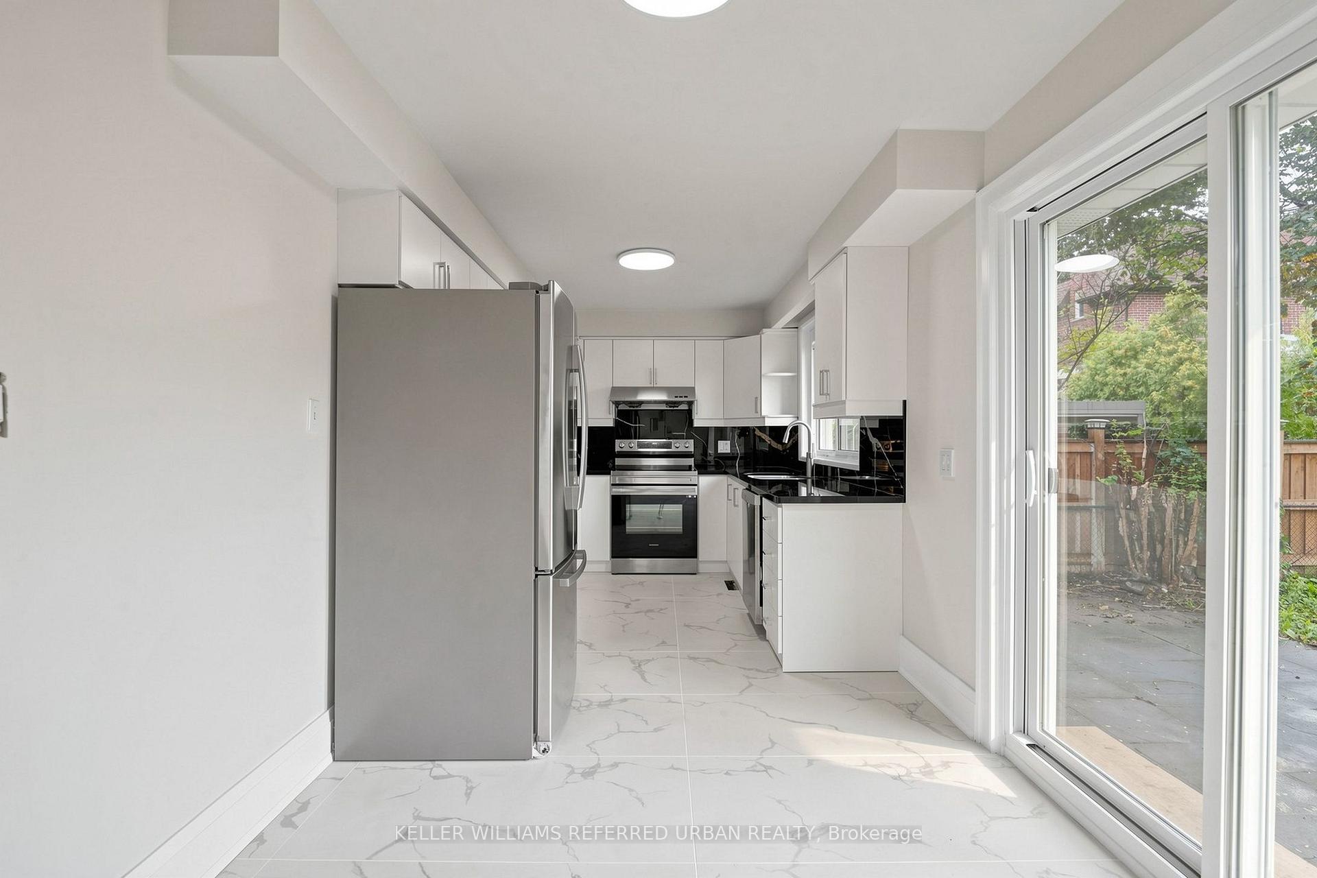 Photo 26 of 32 Wycliffe Crescent, North York, Bayview Village — HOMEH
