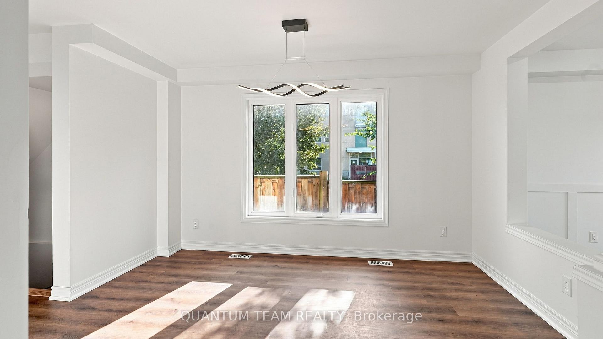 Photo 7 of 8418 Kelsey Crescent, Niagara Falls, Forestview — HOMEH