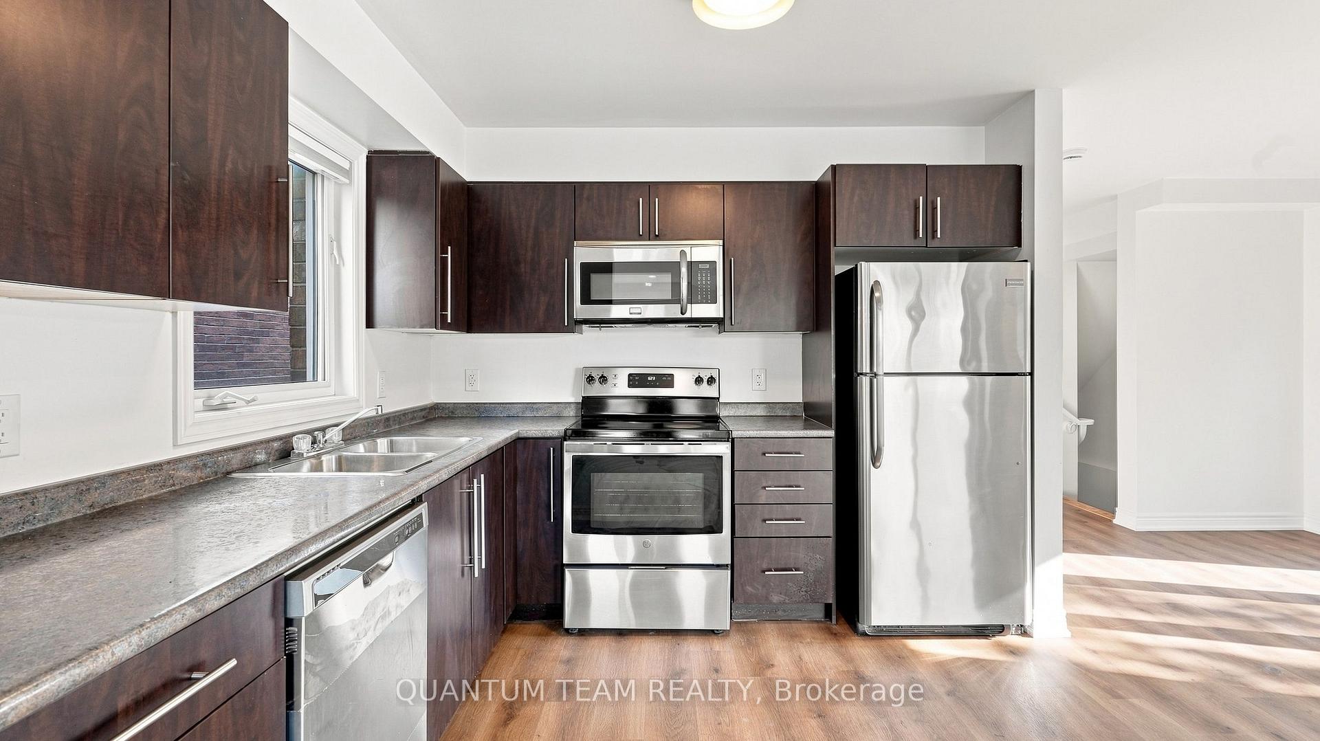 Photo 13 of 8418 Kelsey Crescent, Niagara Falls, Forestview — HOMEH