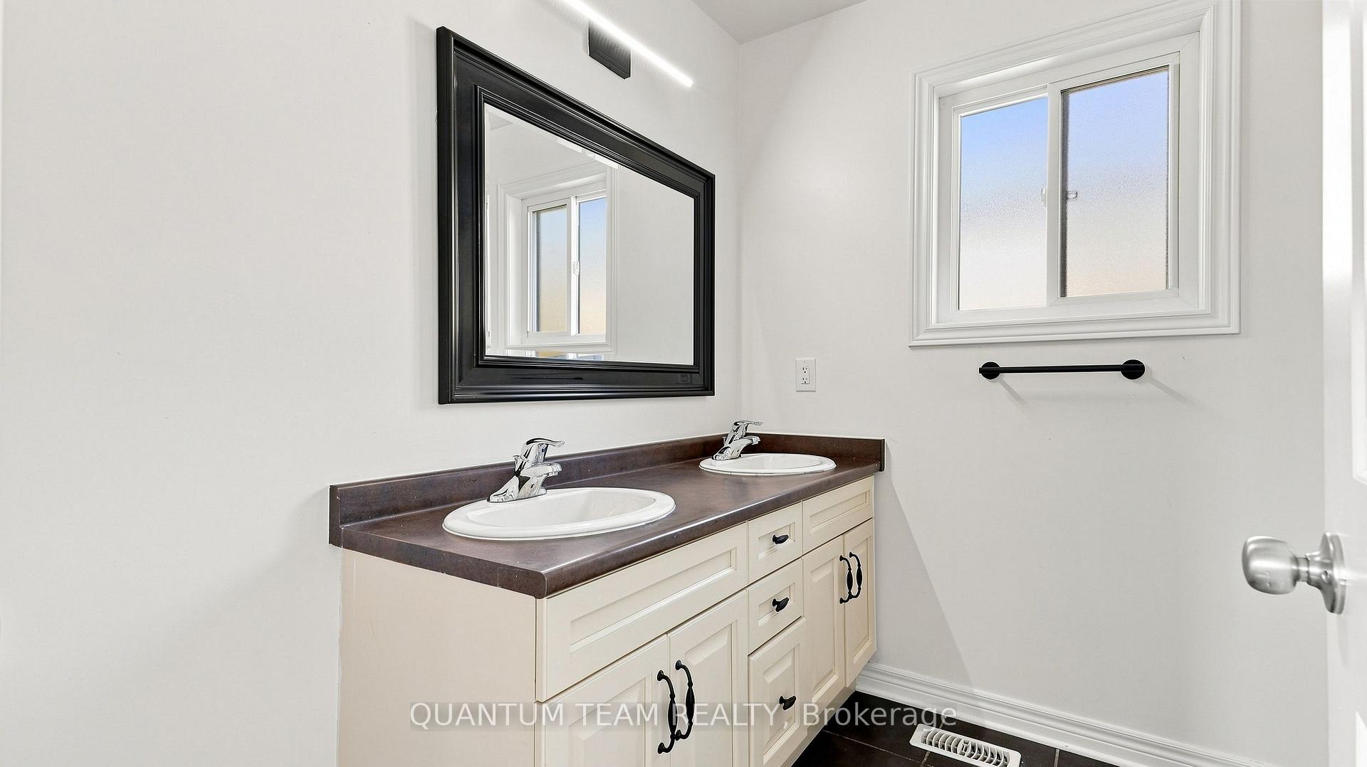 Photo 30 of 8418 Kelsey Crescent, Niagara Falls, Forestview — HOMEH