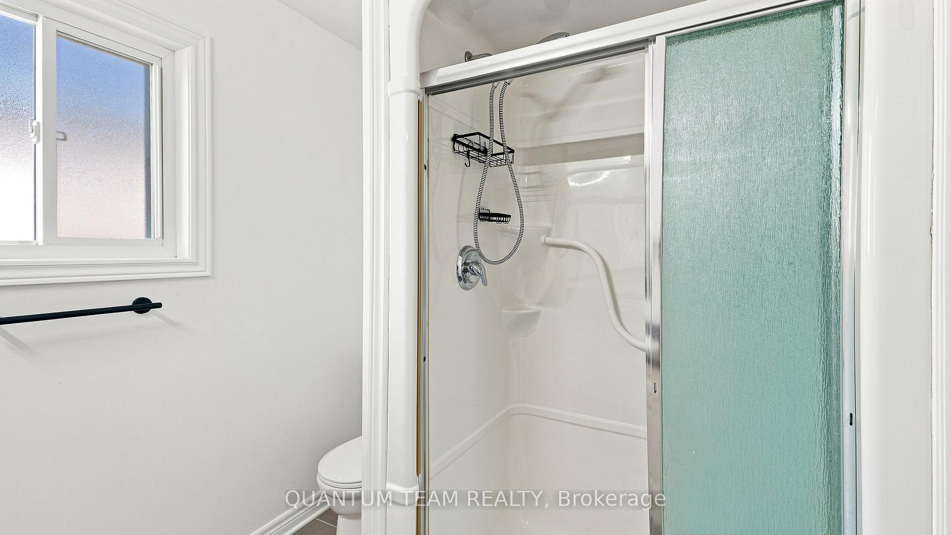 Photo 31 of 8418 Kelsey Crescent, Niagara Falls, Forestview — HOMEH