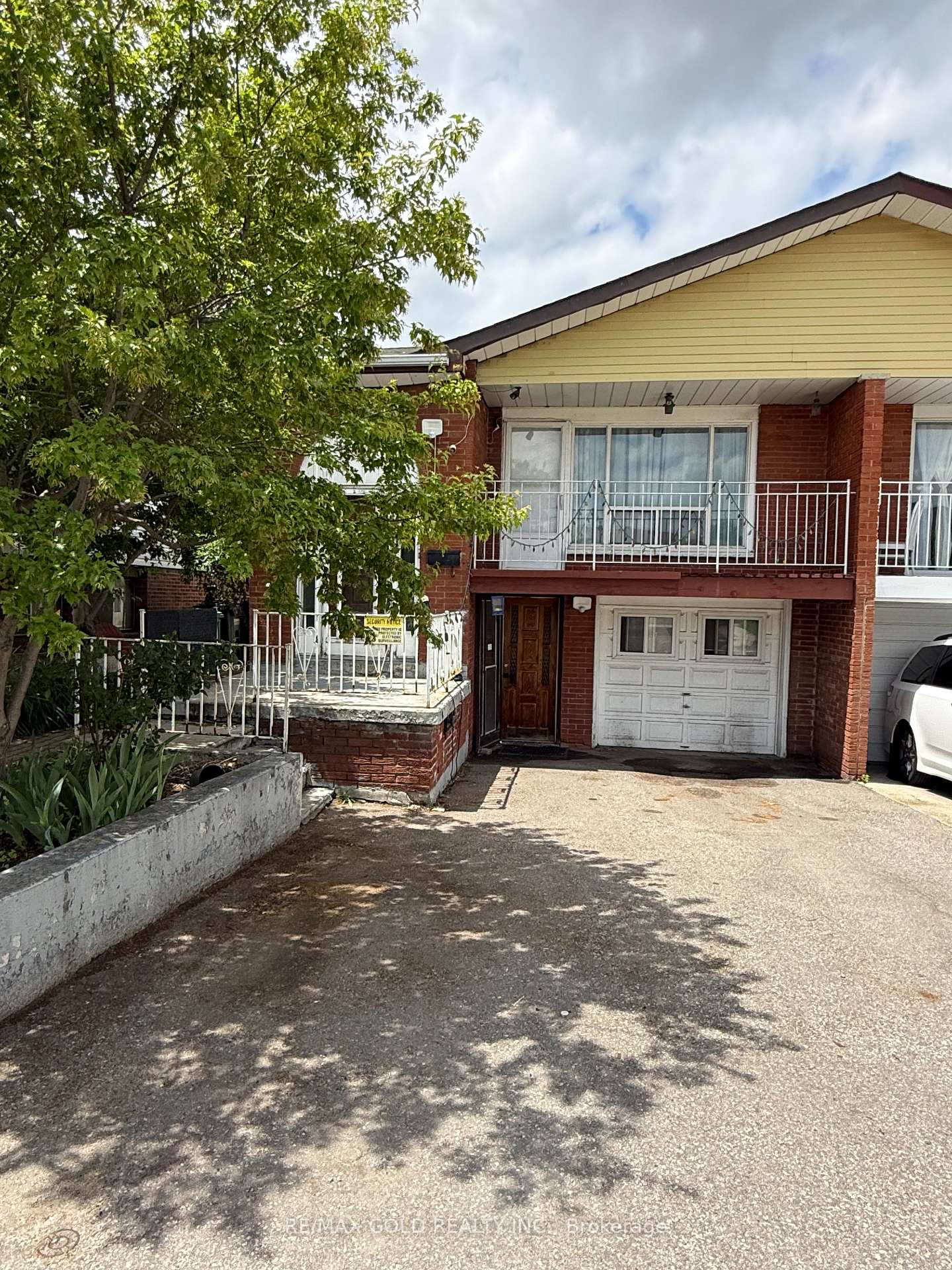 Photo 1 of 3777 Keenan Crescent, Mississauga, Malton — HOMEH