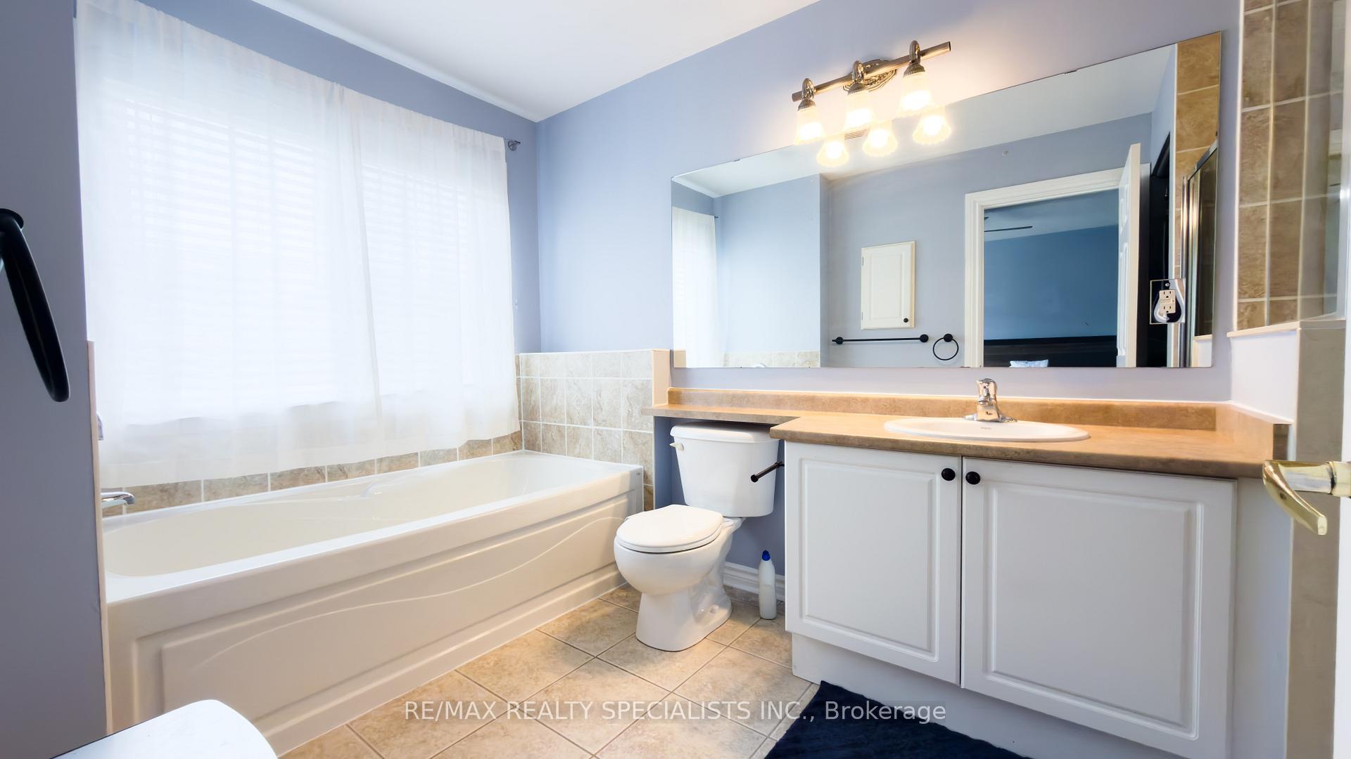 Photo 15 of 111 Civic Centre Drive, Whitby, Pringle Creek — HOMEH