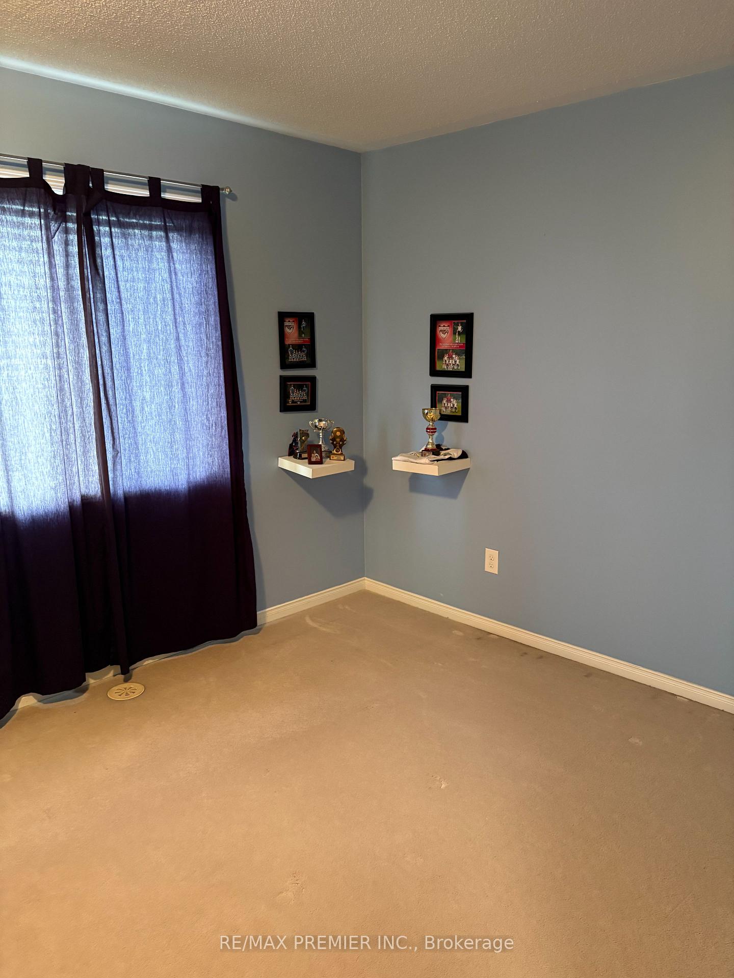 Photo 10 of 95 John Bell Crescent, Scarborough, Clairlea-Birchmount — HOMEH