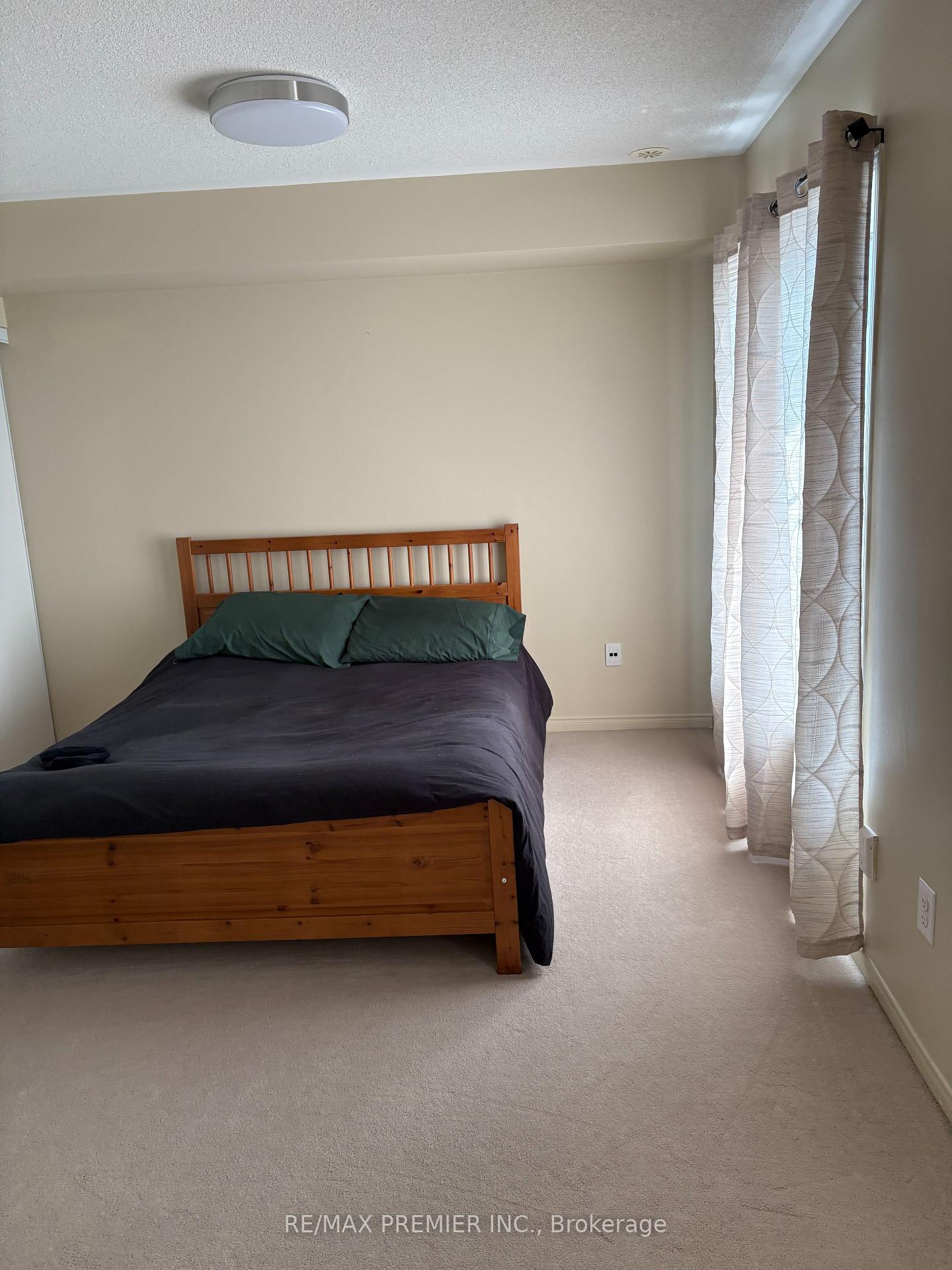 Photo 15 of 95 John Bell Crescent, Scarborough, Clairlea-Birchmount — HOMEH