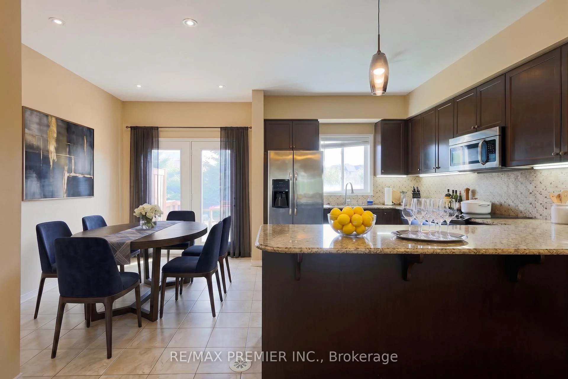 Photo 2 of 95 John Bell Crescent, Scarborough, Clairlea-Birchmount — HOMEH