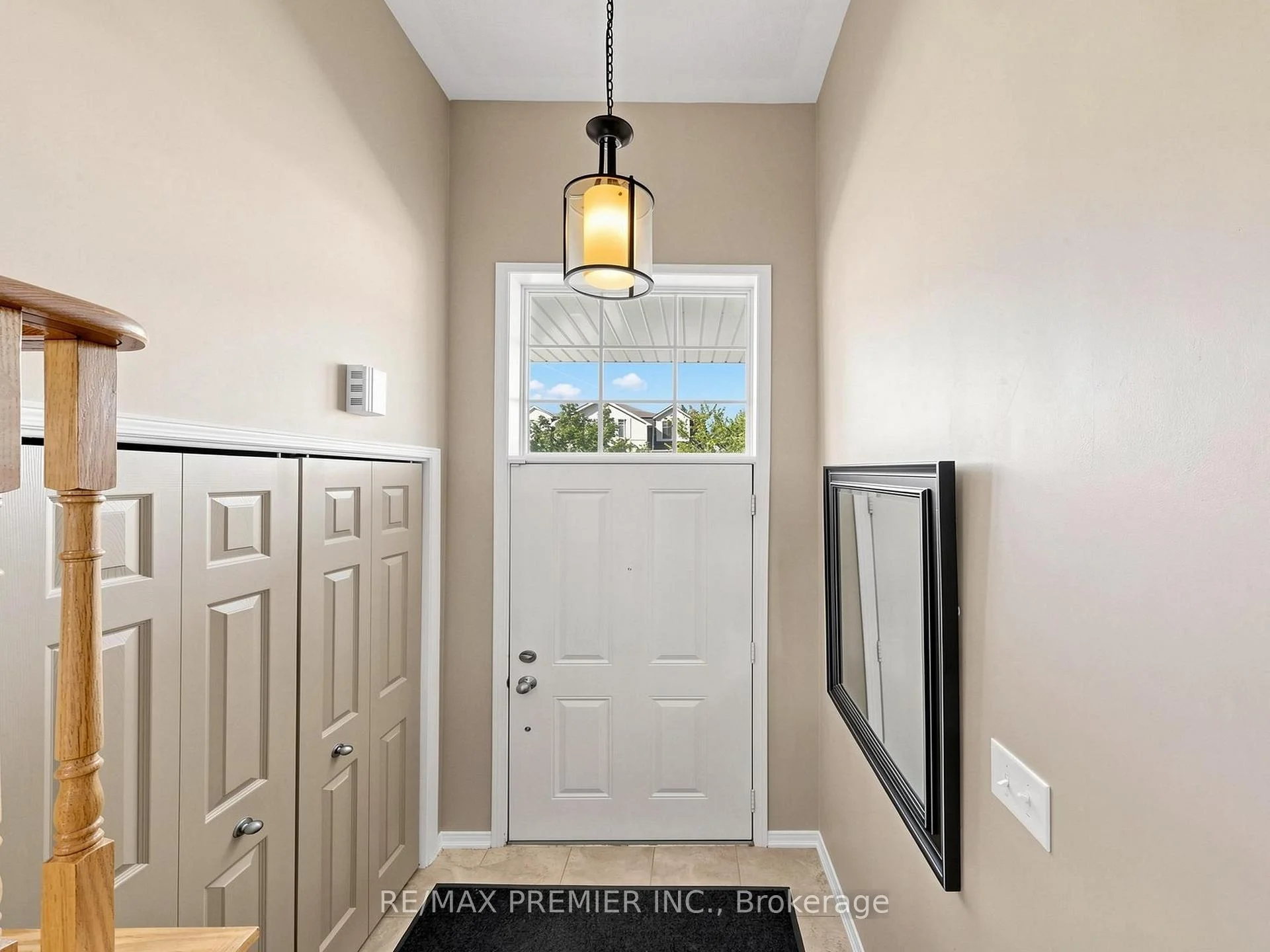 Photo 9 of 95 John Bell Crescent, Scarborough, Clairlea-Birchmount — HOMEH