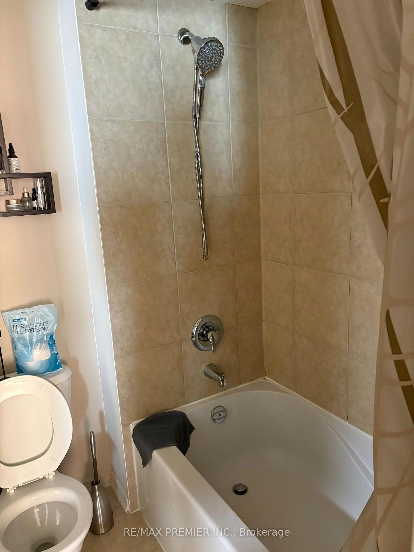 Photo 11 of 95 John Bell Crescent, Scarborough, Clairlea-Birchmount — HOMEH