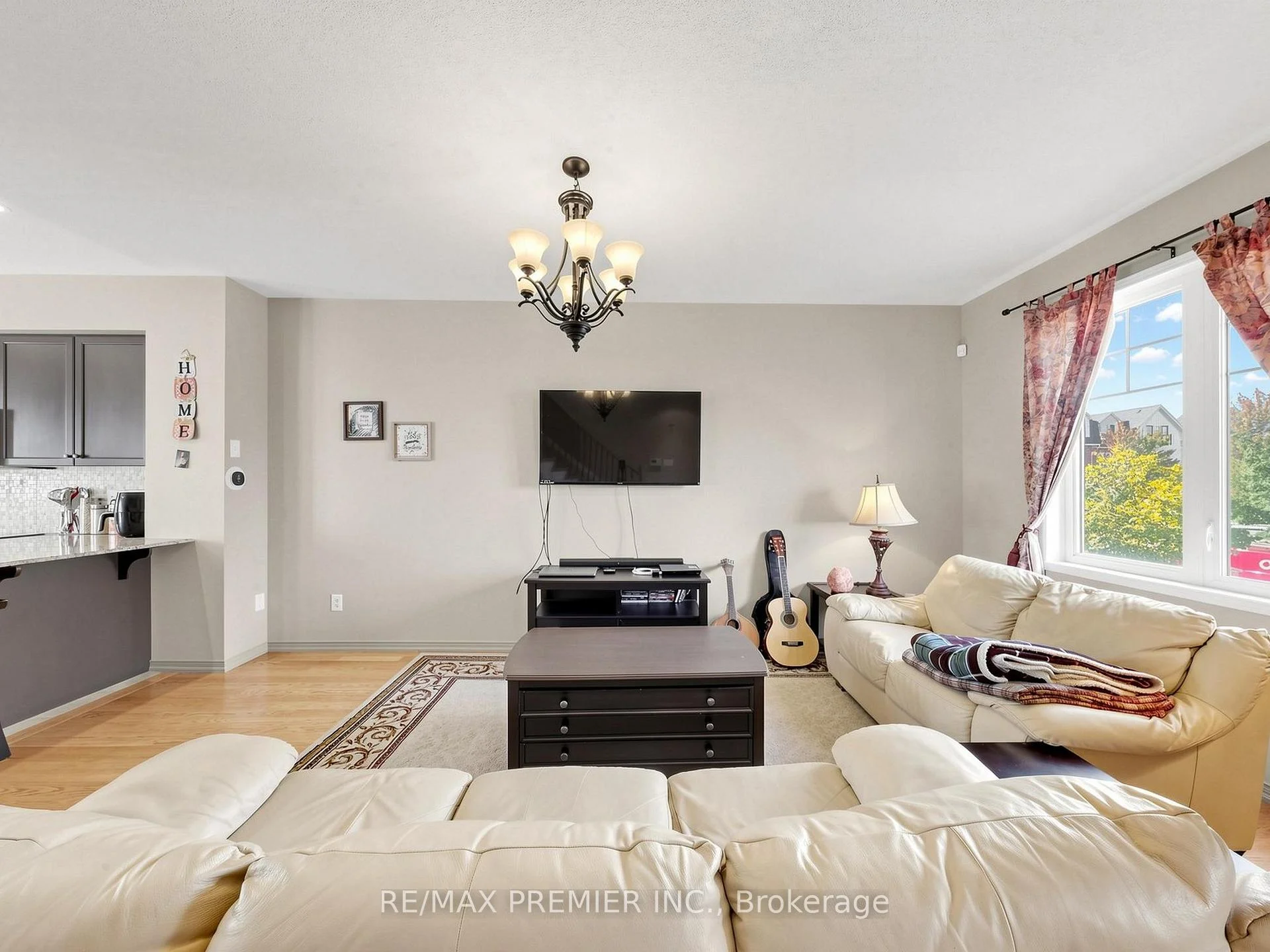 Photo 14 of 95 John Bell Crescent, Scarborough, Clairlea-Birchmount — HOMEH