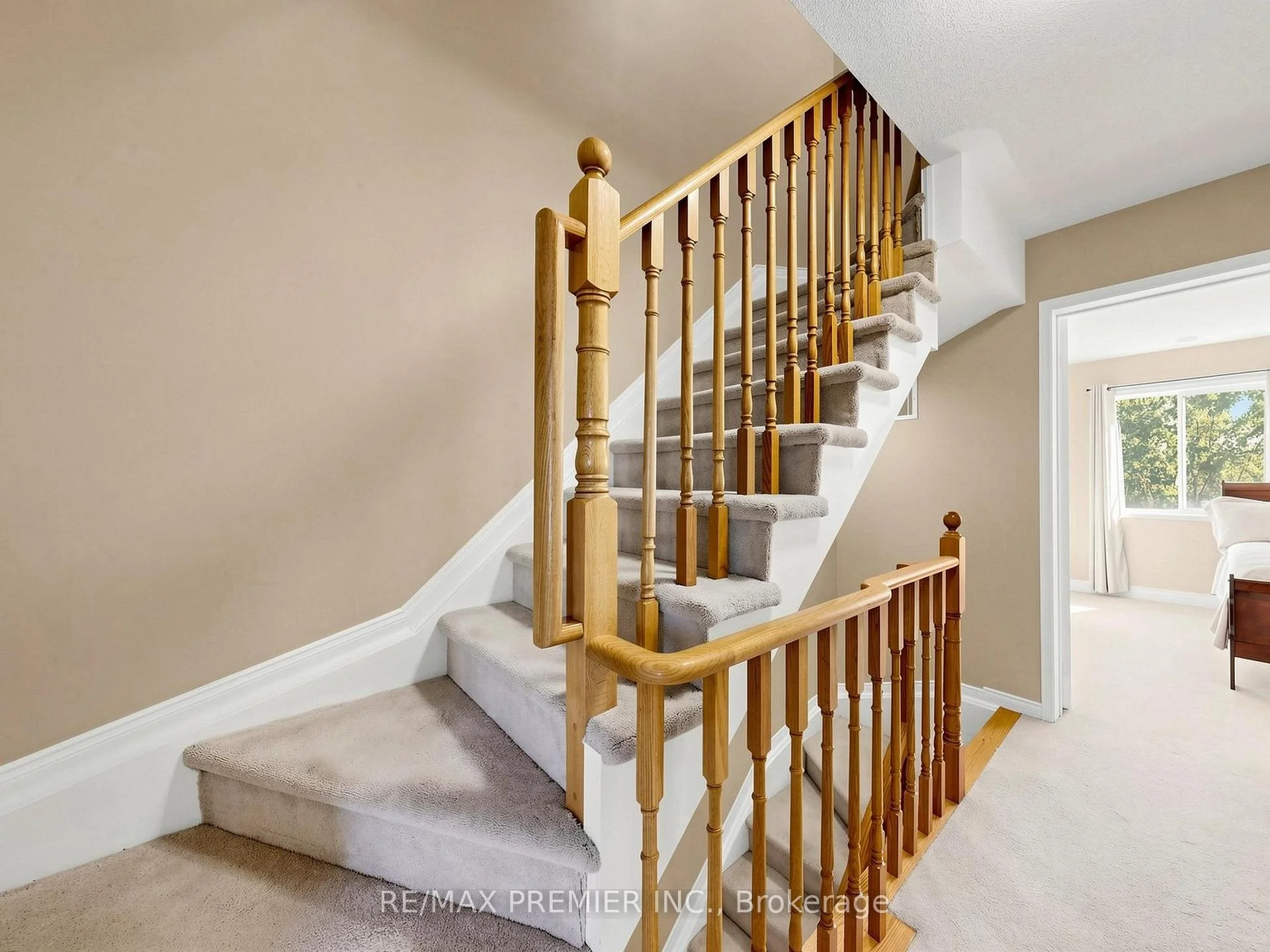 Photo 21 of 95 John Bell Crescent, Scarborough, Clairlea-Birchmount — HOMEH