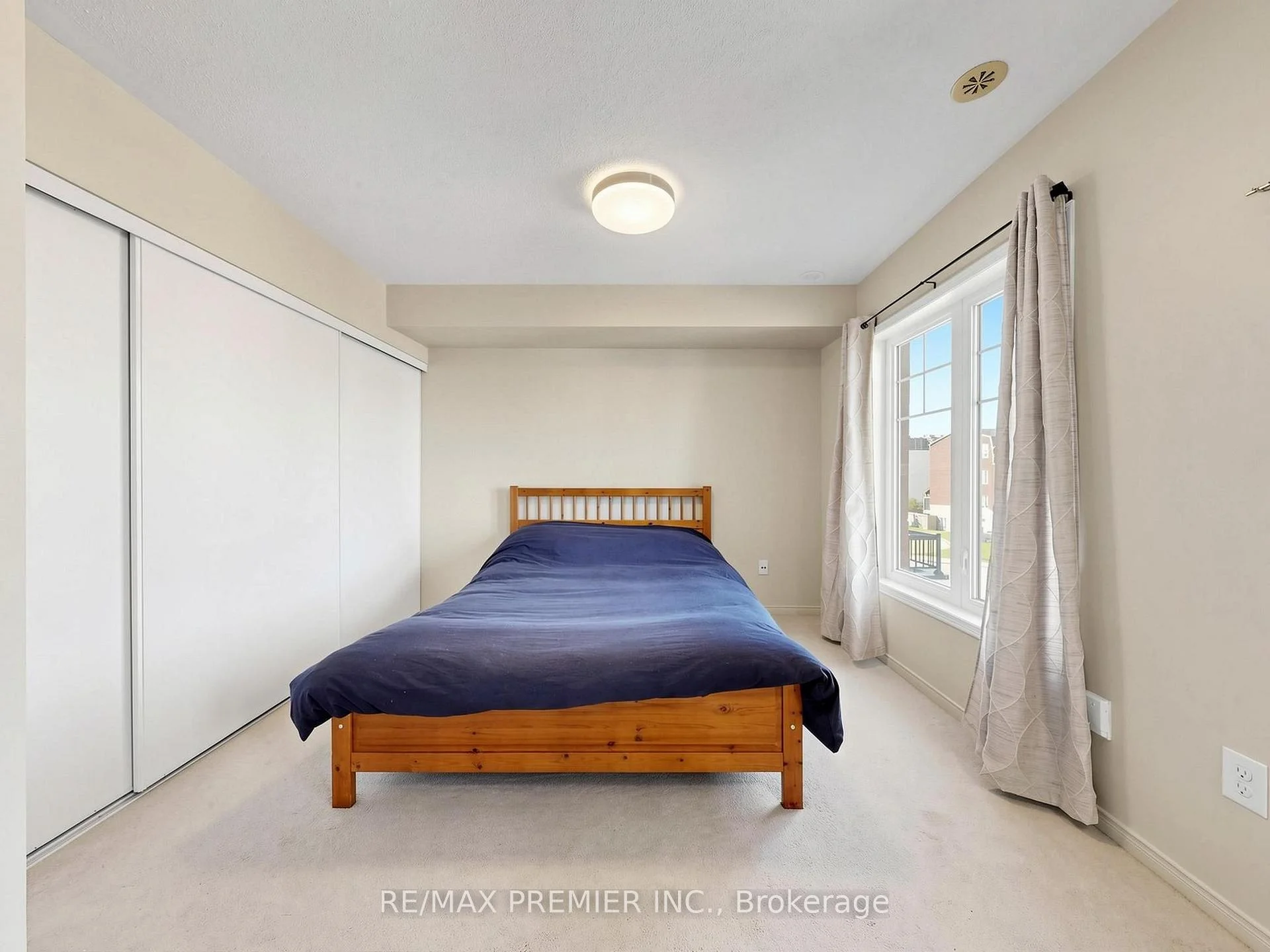 Photo 22 of 95 John Bell Crescent, Scarborough, Clairlea-Birchmount — HOMEH