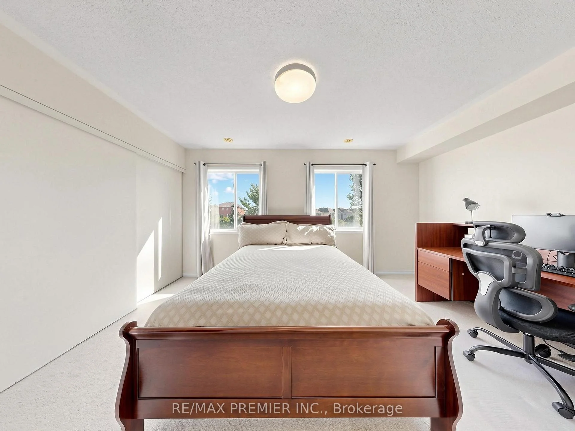 Photo 23 of 95 John Bell Crescent, Scarborough, Clairlea-Birchmount — HOMEH