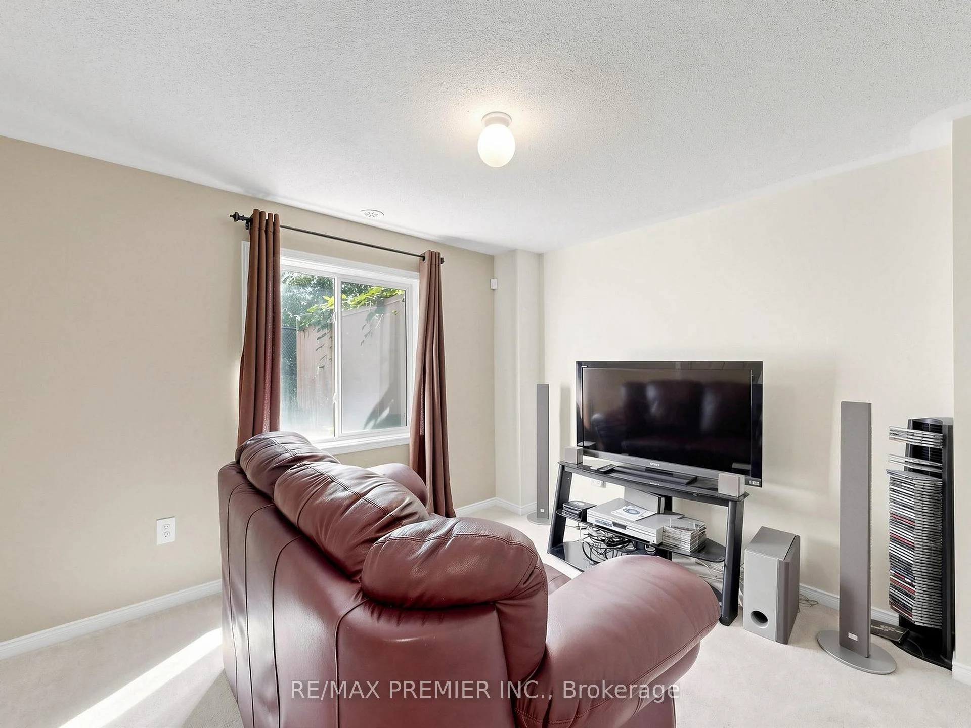 Photo 29 of 95 John Bell Crescent, Scarborough, Clairlea-Birchmount — HOMEH