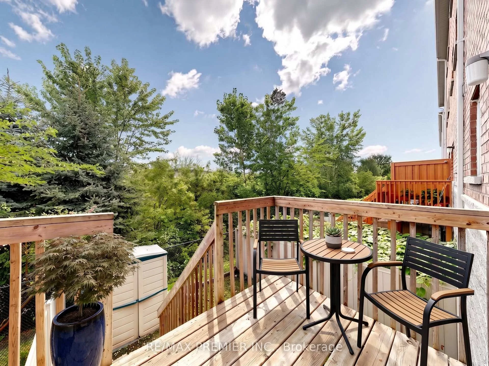 Photo 30 of 95 John Bell Crescent, Scarborough, Clairlea-Birchmount — HOMEH