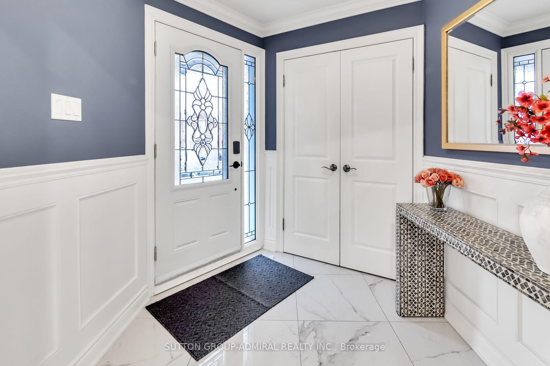Photo 2 of Unit Main & 2nd, 119 Mccabe Crescent, Vaughan, Lakeview Estates — HOMEH