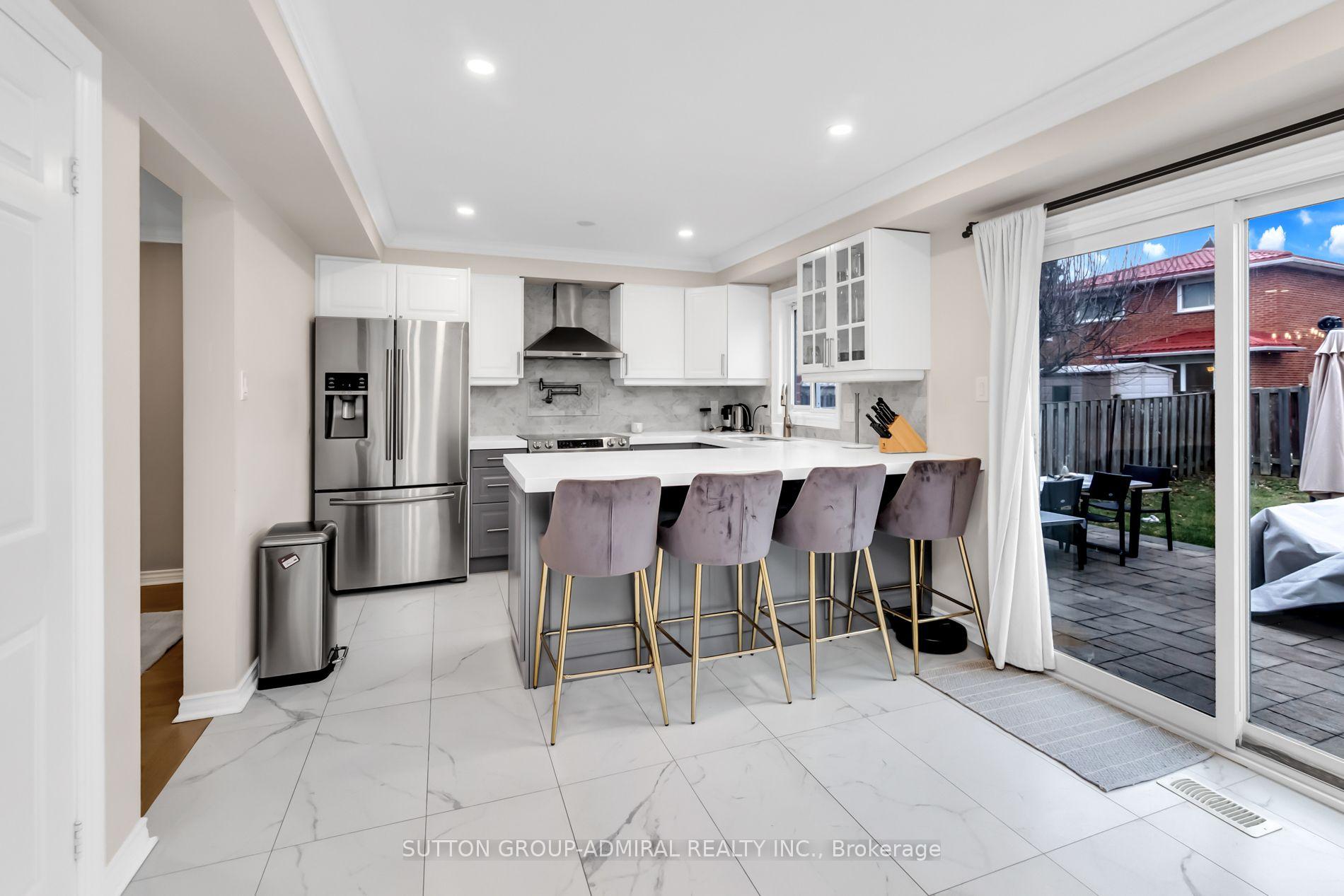 Photo 9 of Unit Main & 2nd, 119 Mccabe Crescent, Vaughan, Lakeview Estates — HOMEH
