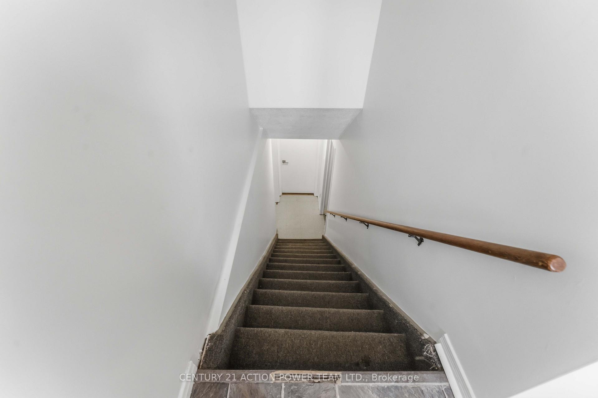Photo 4 of Unit B, 1150 St Pierre Street, Ottawa, Convent Glen South — HOMEH