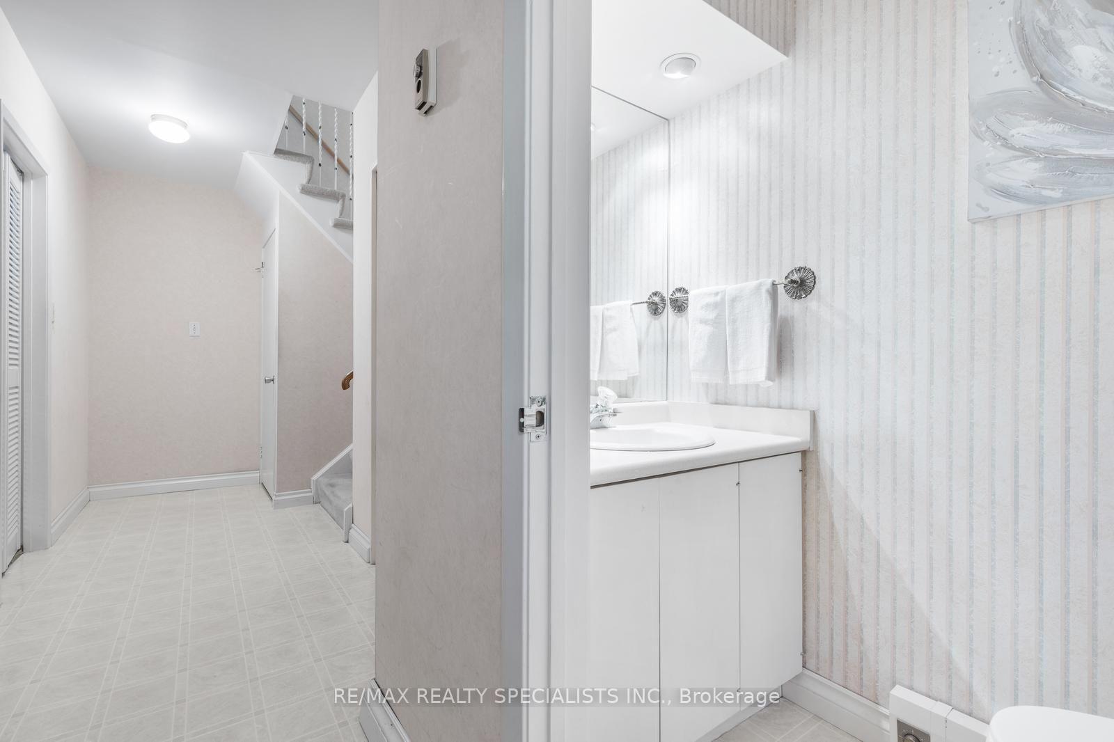 Photo 13 of 14 Michael Drive, North York, Hillcrest Village — HOMEH
