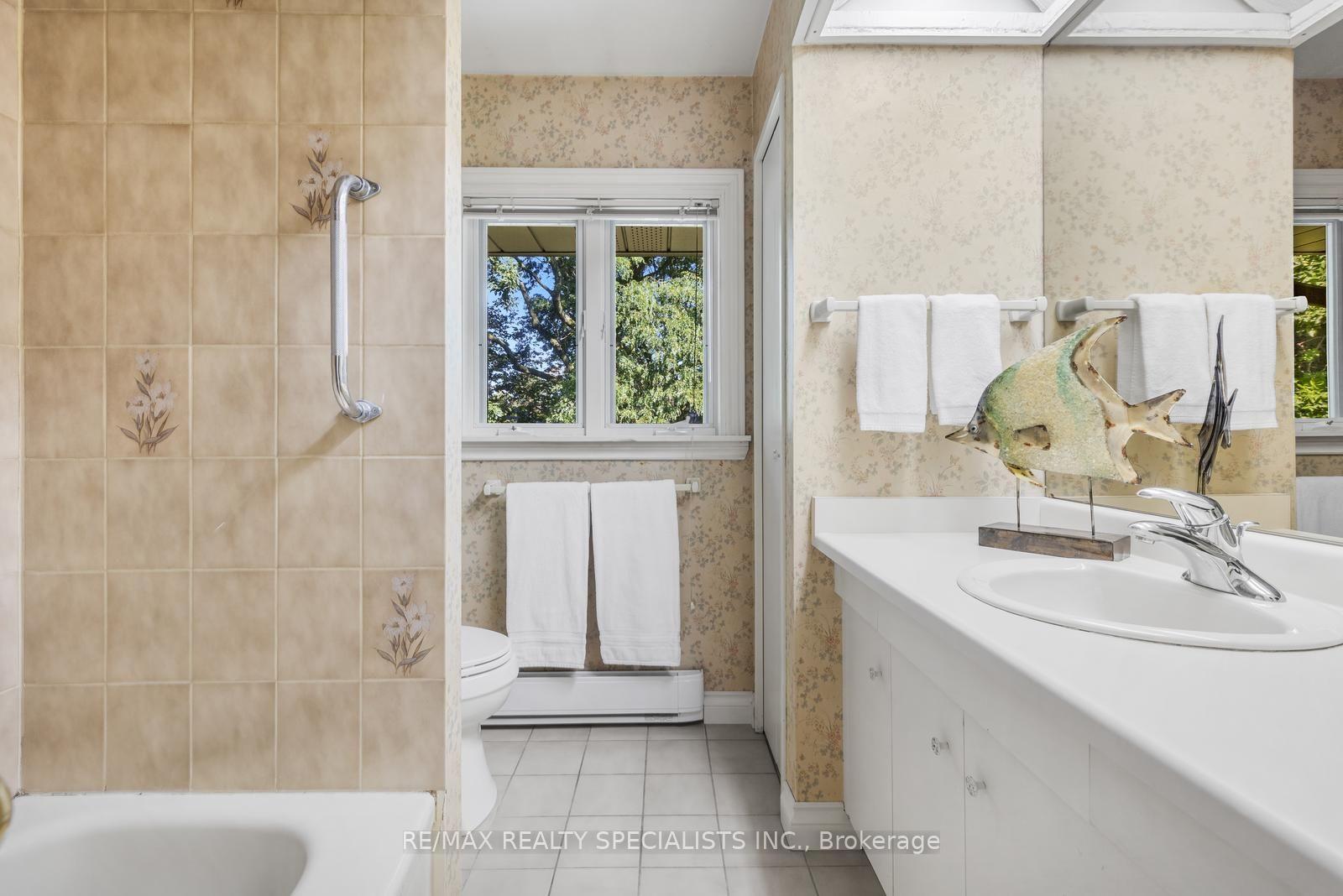 Photo 22 of 14 Michael Drive, North York, Hillcrest Village — HOMEH