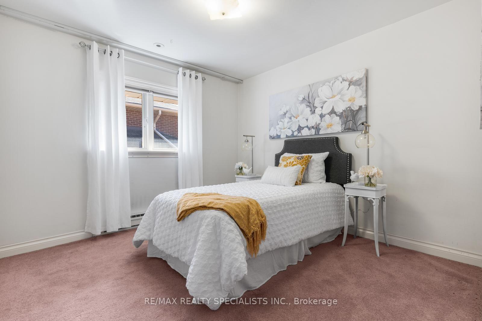 Photo 23 of 14 Michael Drive, North York, Hillcrest Village — HOMEH